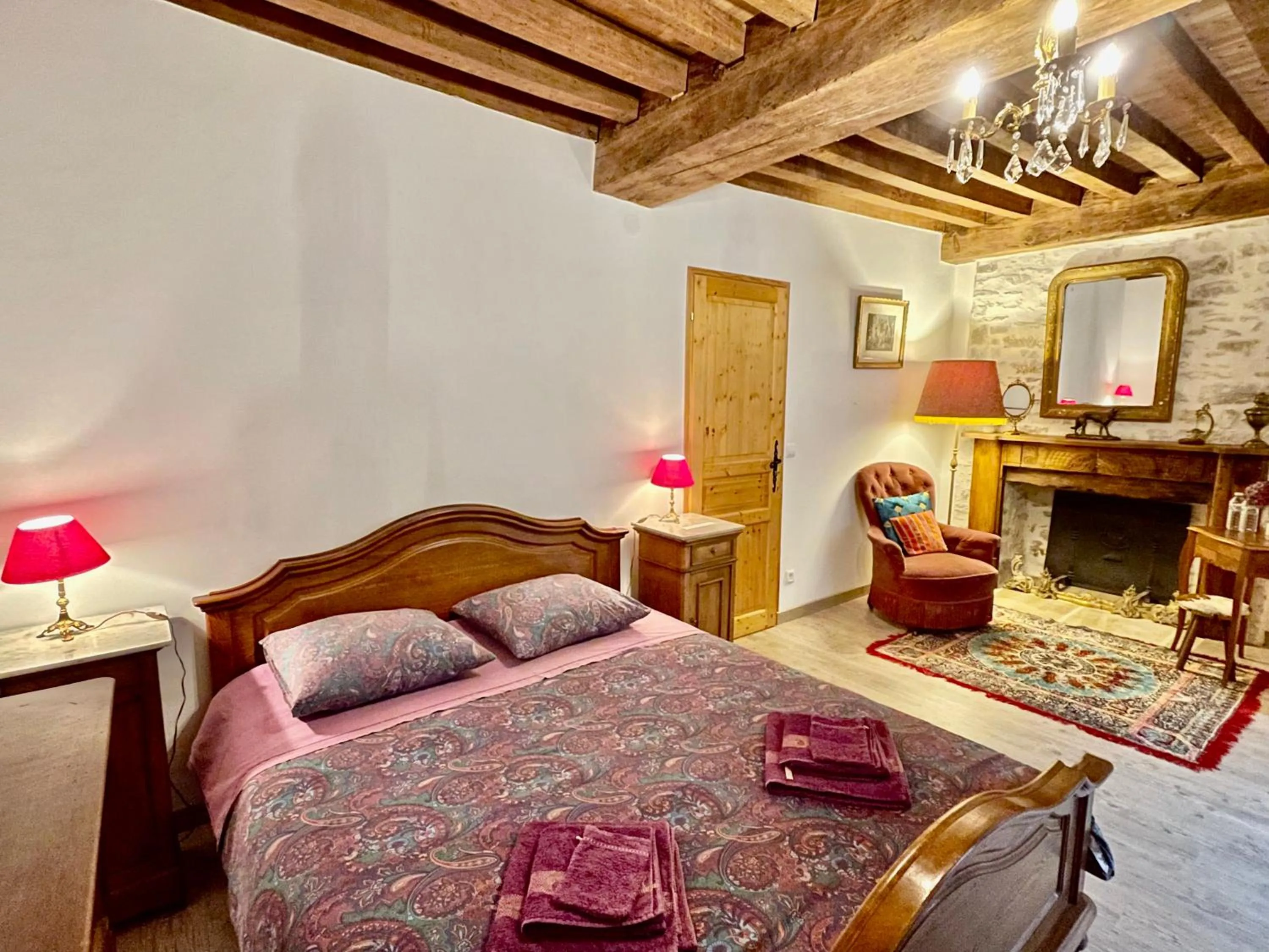 Photo of the whole room in Manoir Saint-Pierre