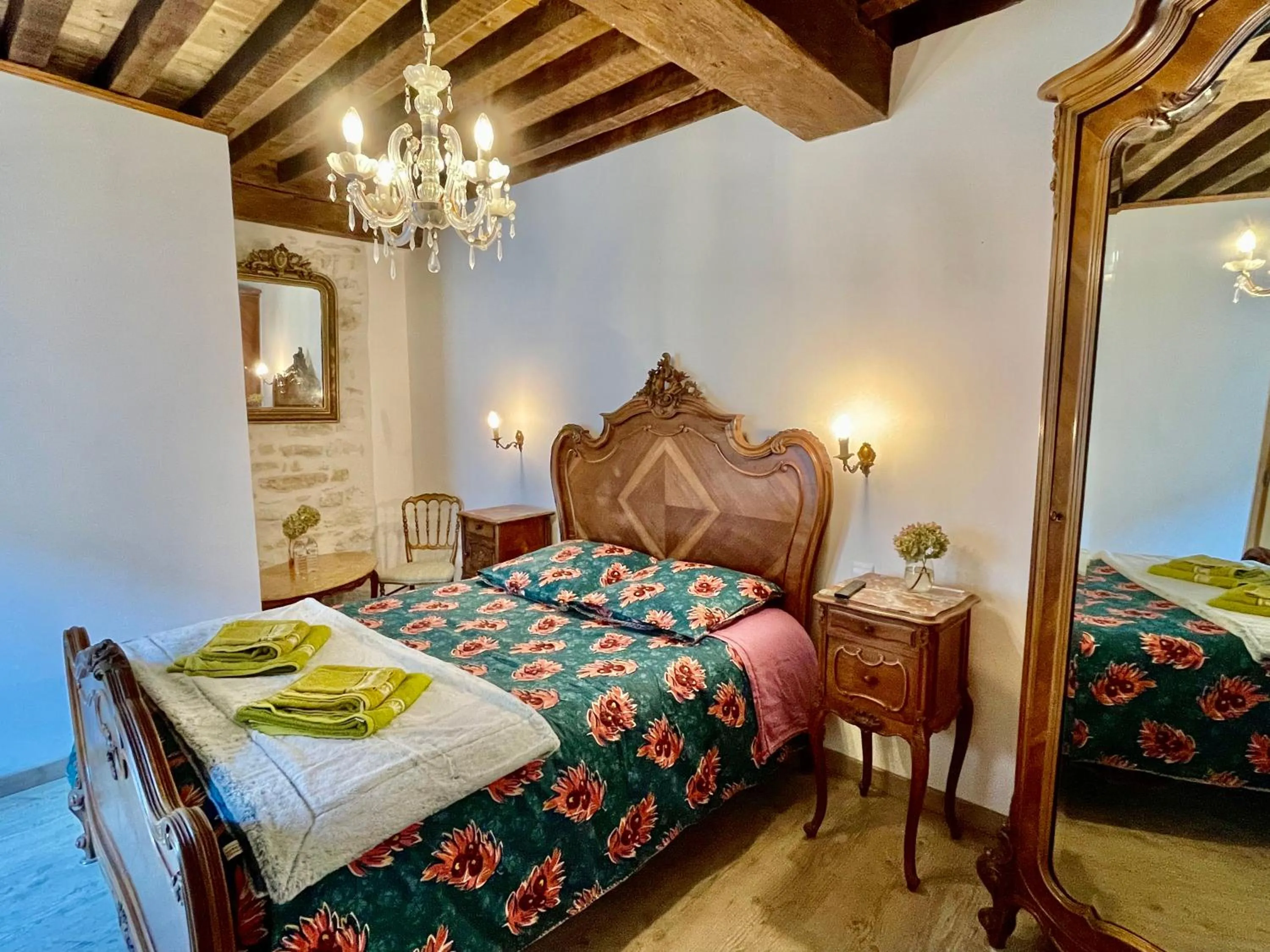 Photo of the whole room in Manoir Saint-Pierre