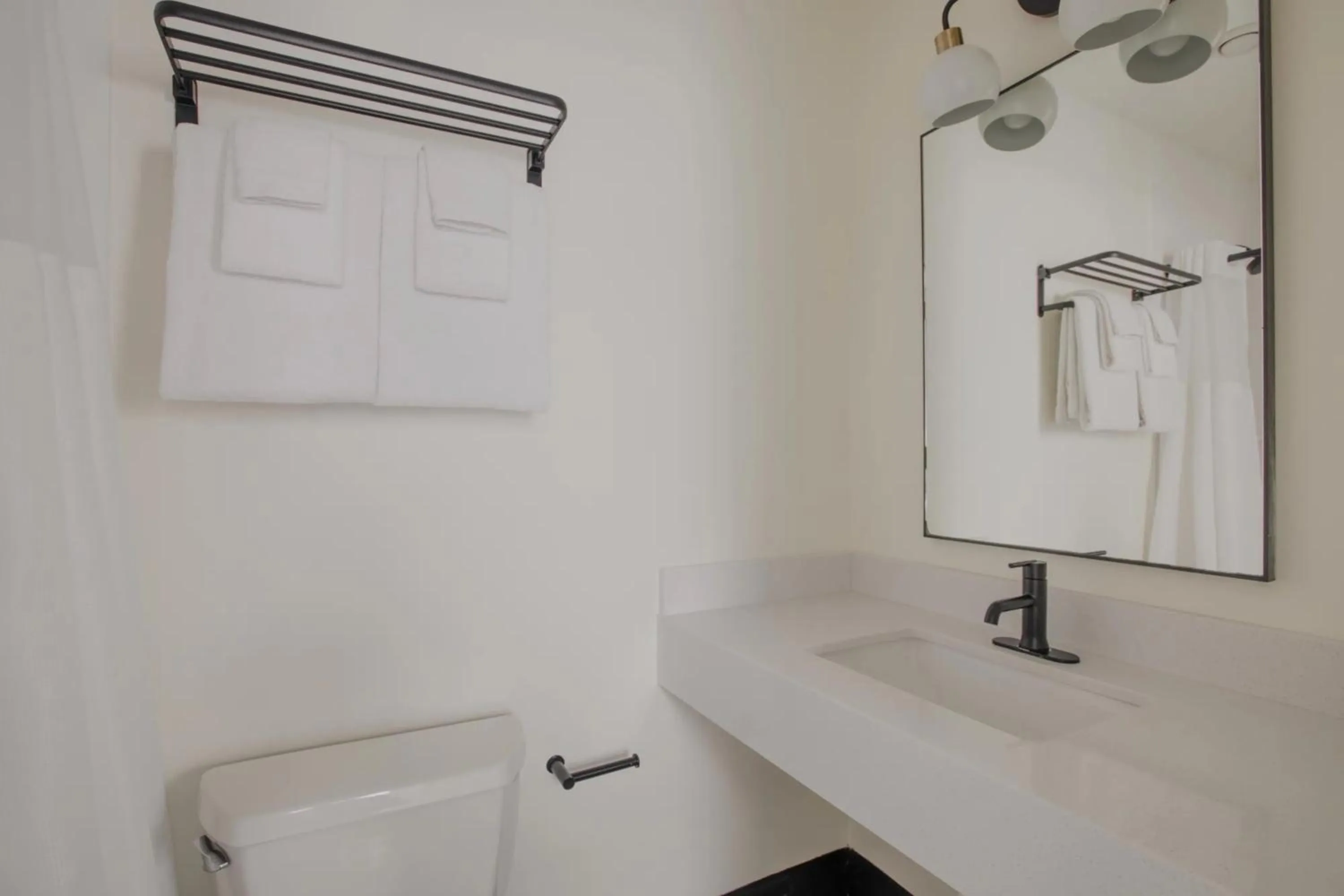 Bathroom in Found Dupont Circle powered by Sonder