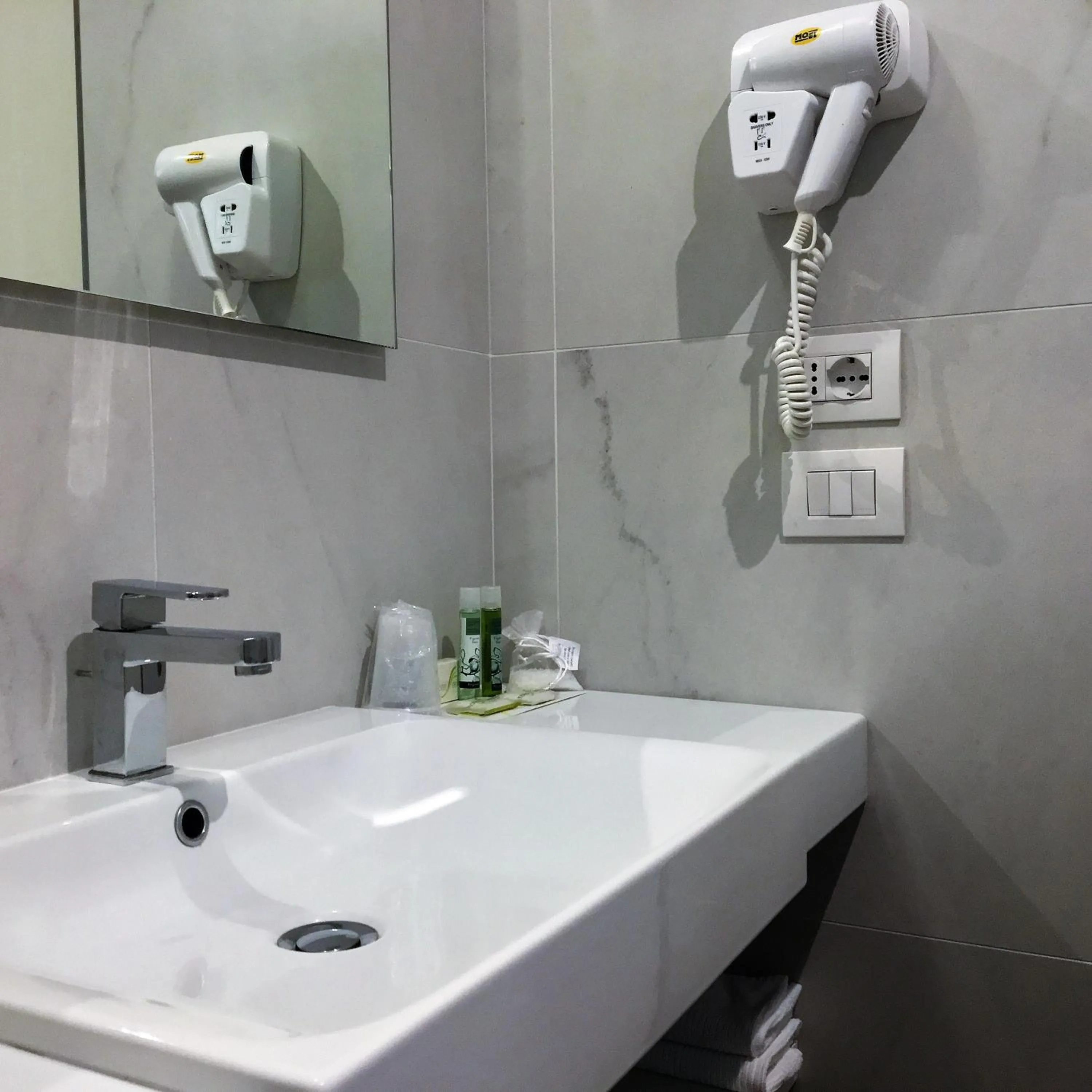 Bathroom in Hotel Select Suites & Spa - Apartments