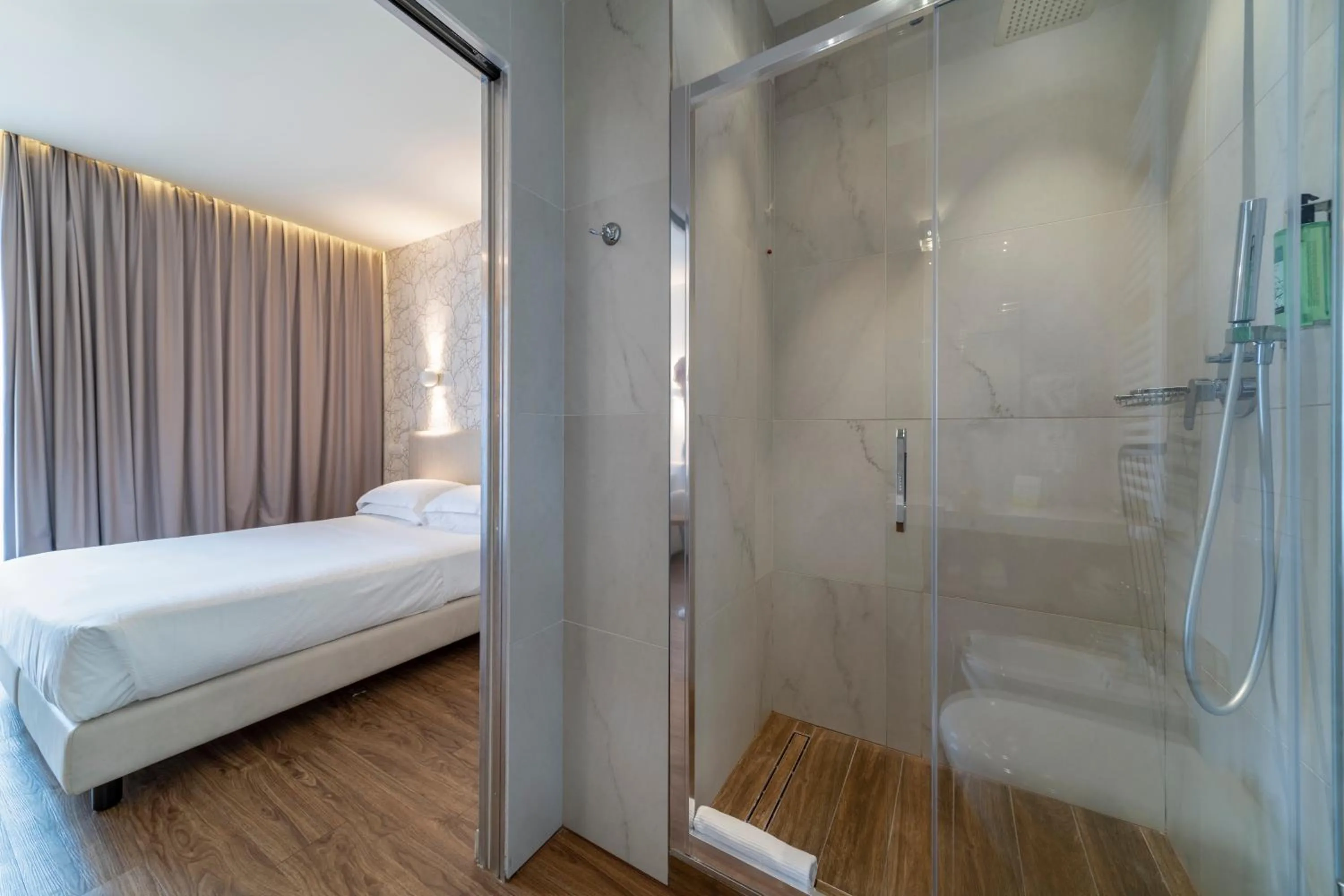 Bedroom, Bed in Hotel Select Suites & Spa - Apartments