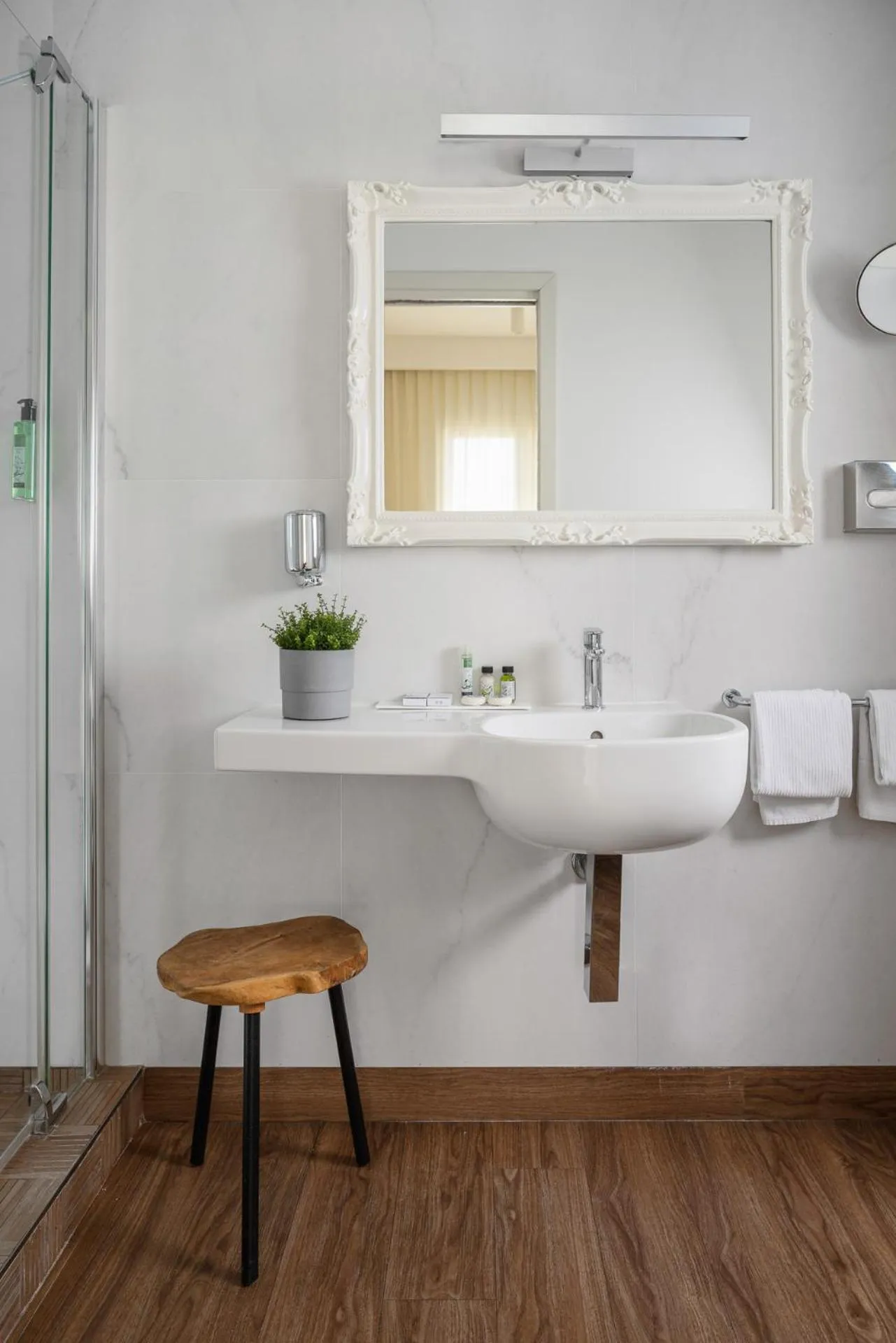 Shower in Hotel Select Suites & Spa - Apartments