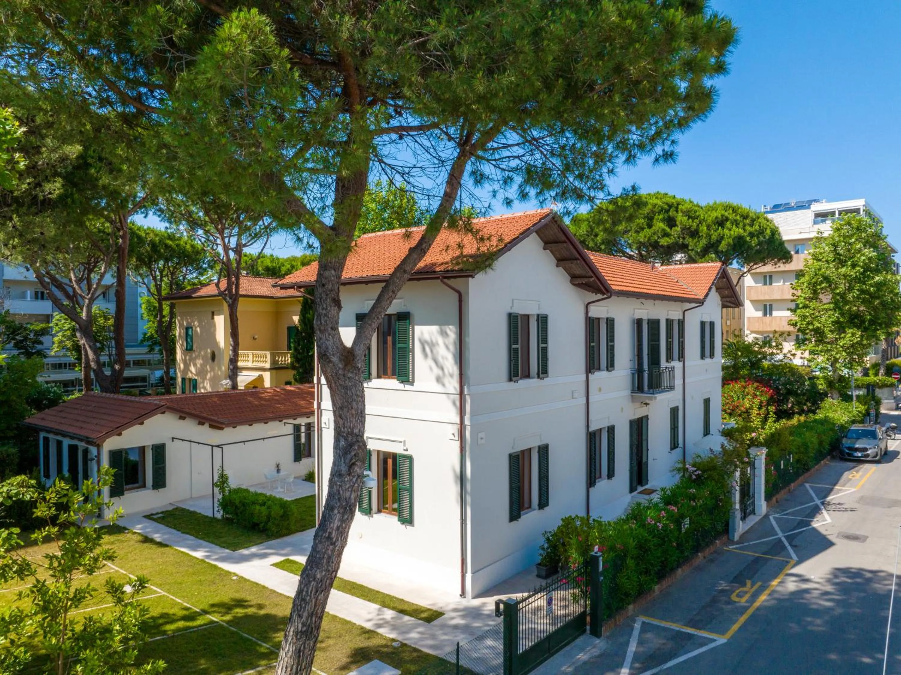 Property building in Hotel Select Suites & Spa - Apartments