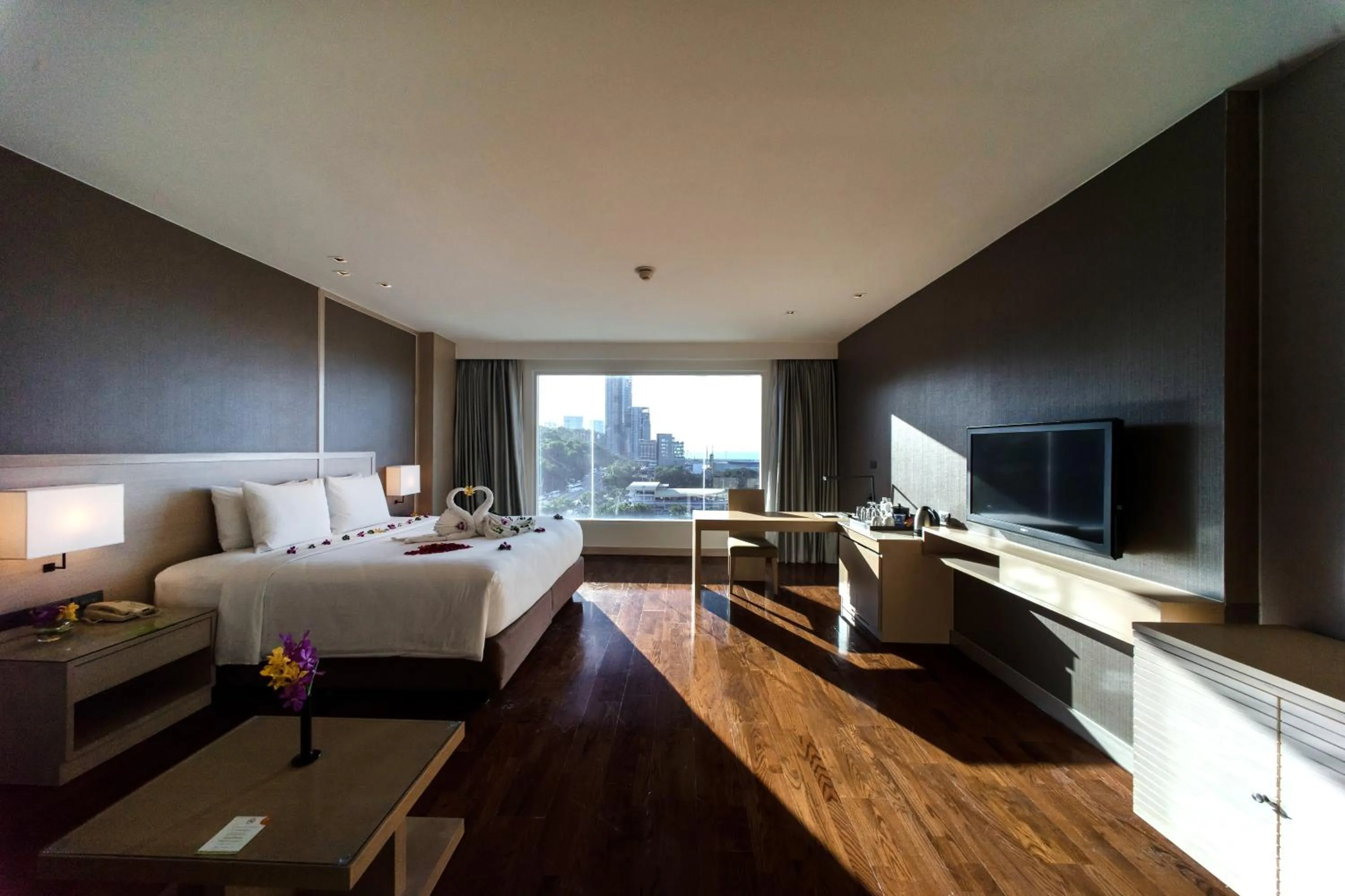 Bedroom, Bed in Signature Pattaya