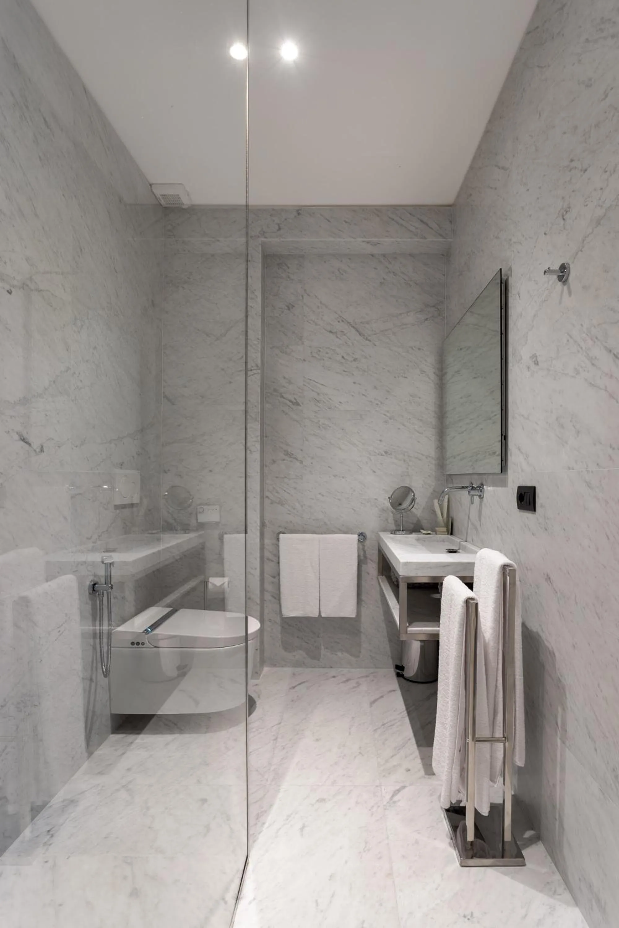 Shower in La Serena Hotel FDM