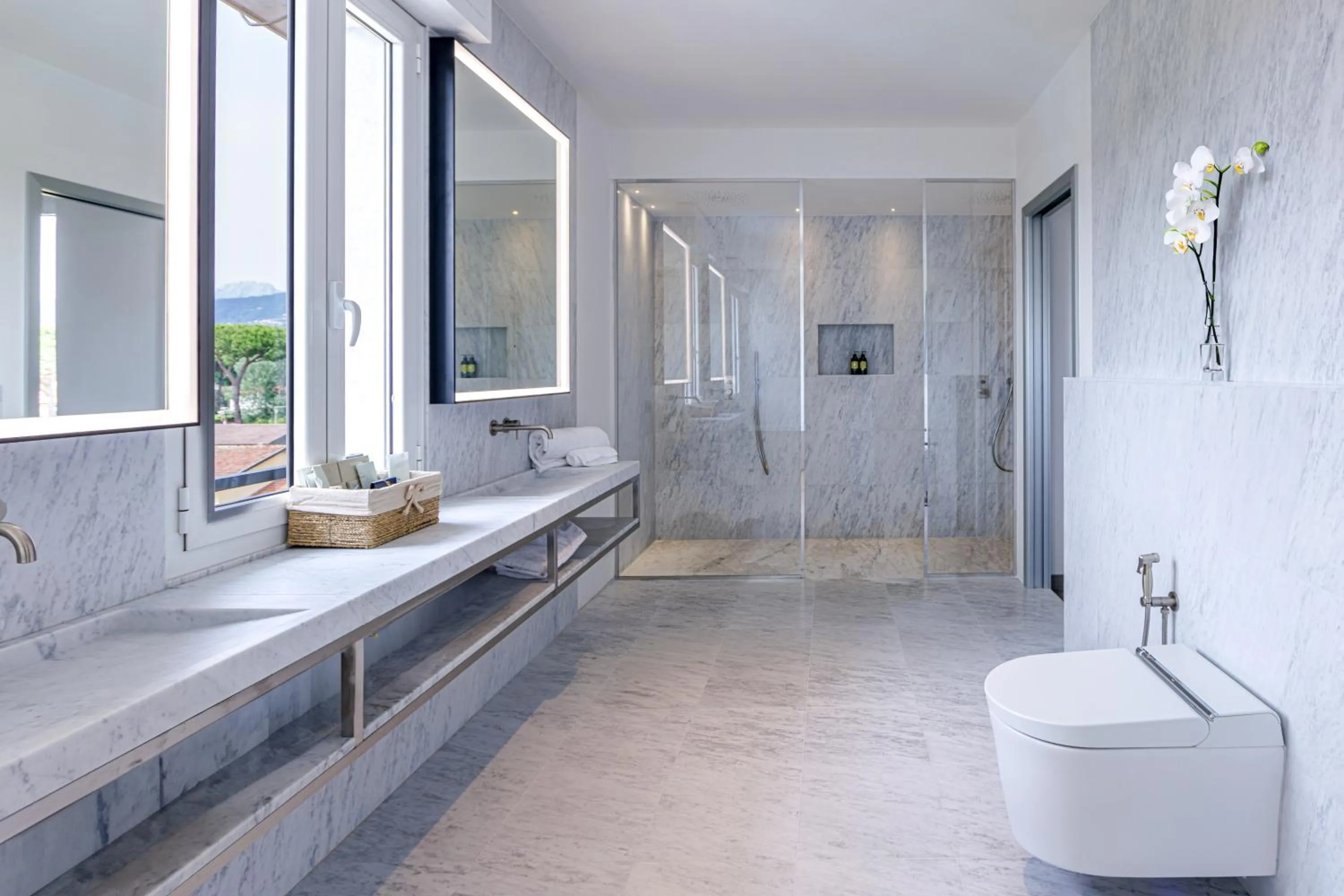 Shower in La Serena Hotel FDM