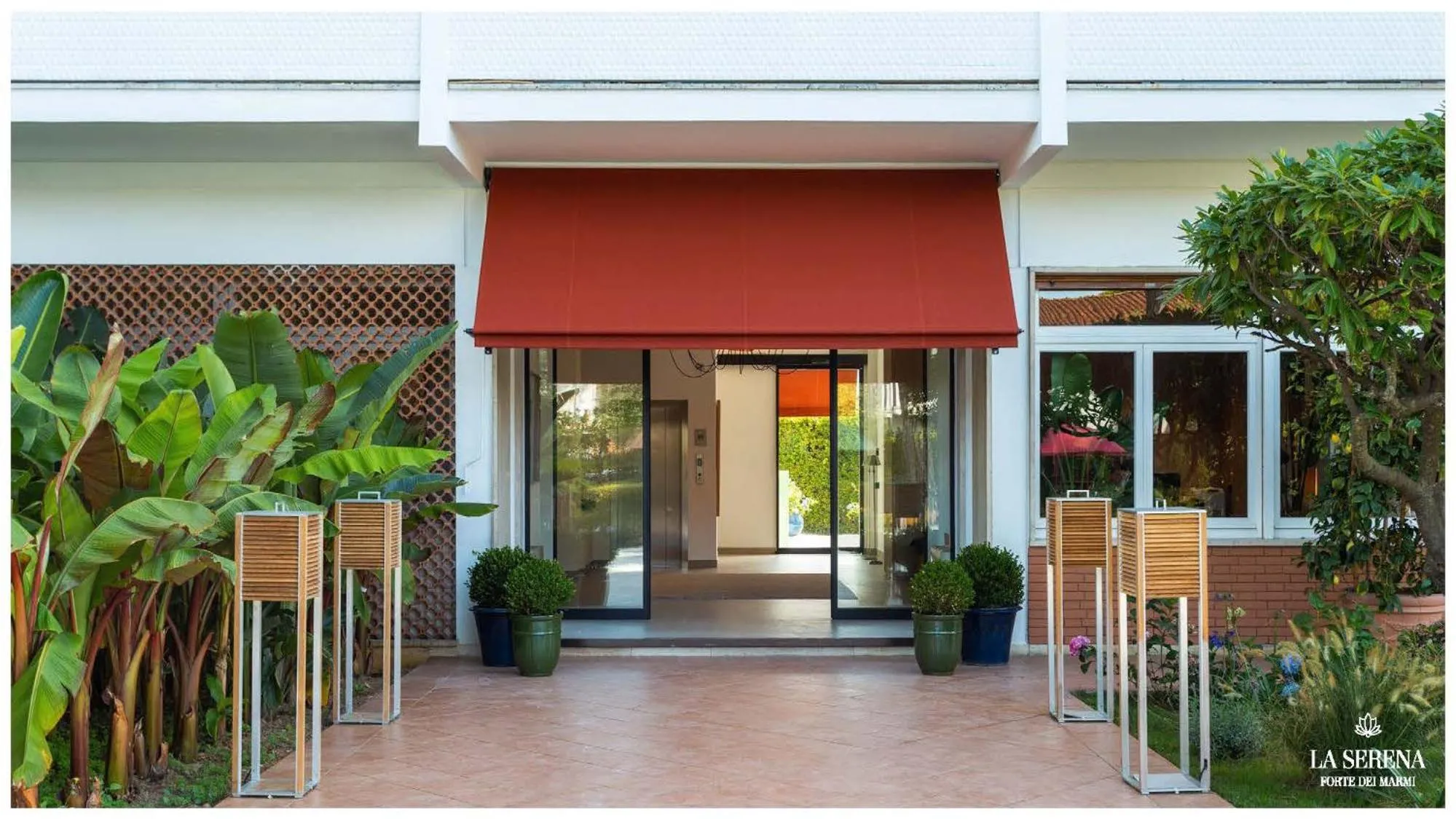 Property building in La Serena Hotel FDM