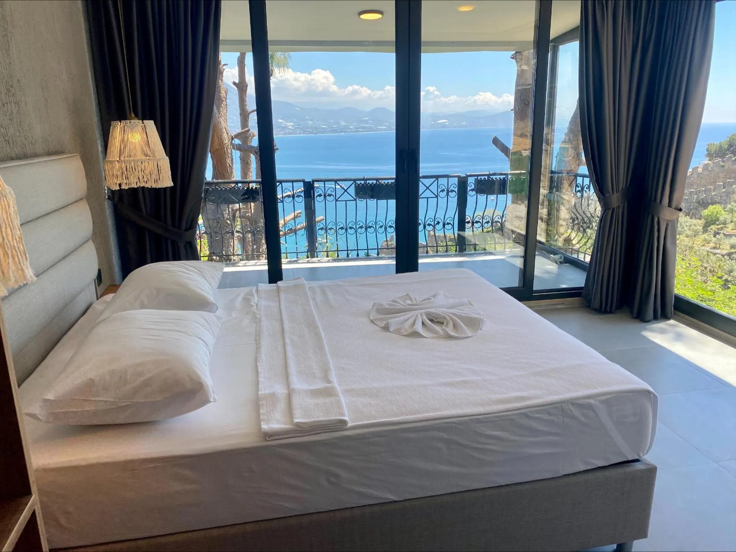 Bed in Castle Boutique Hotel Alanya