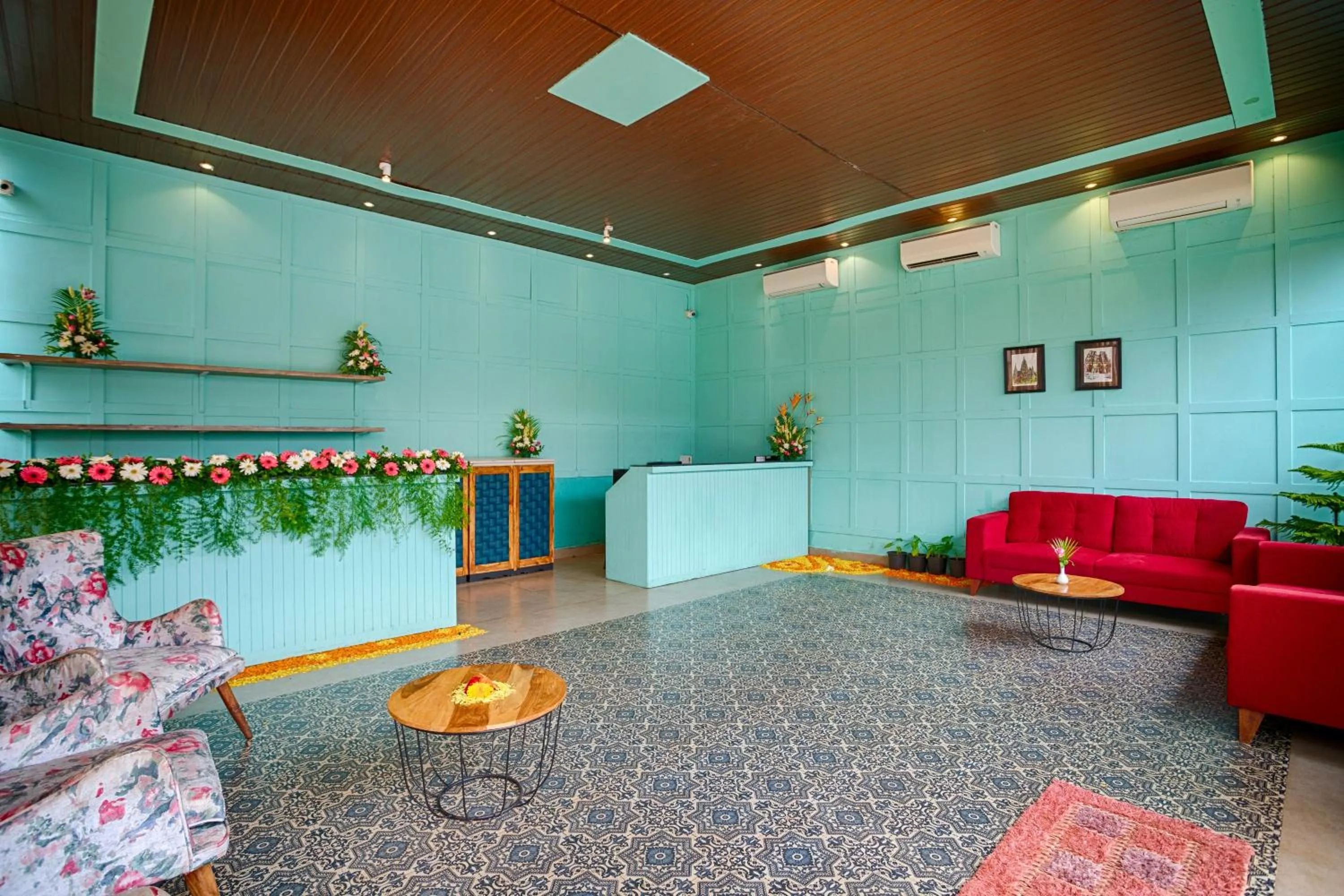 Lobby or reception in Koko Maya by Stone Wood Comfort