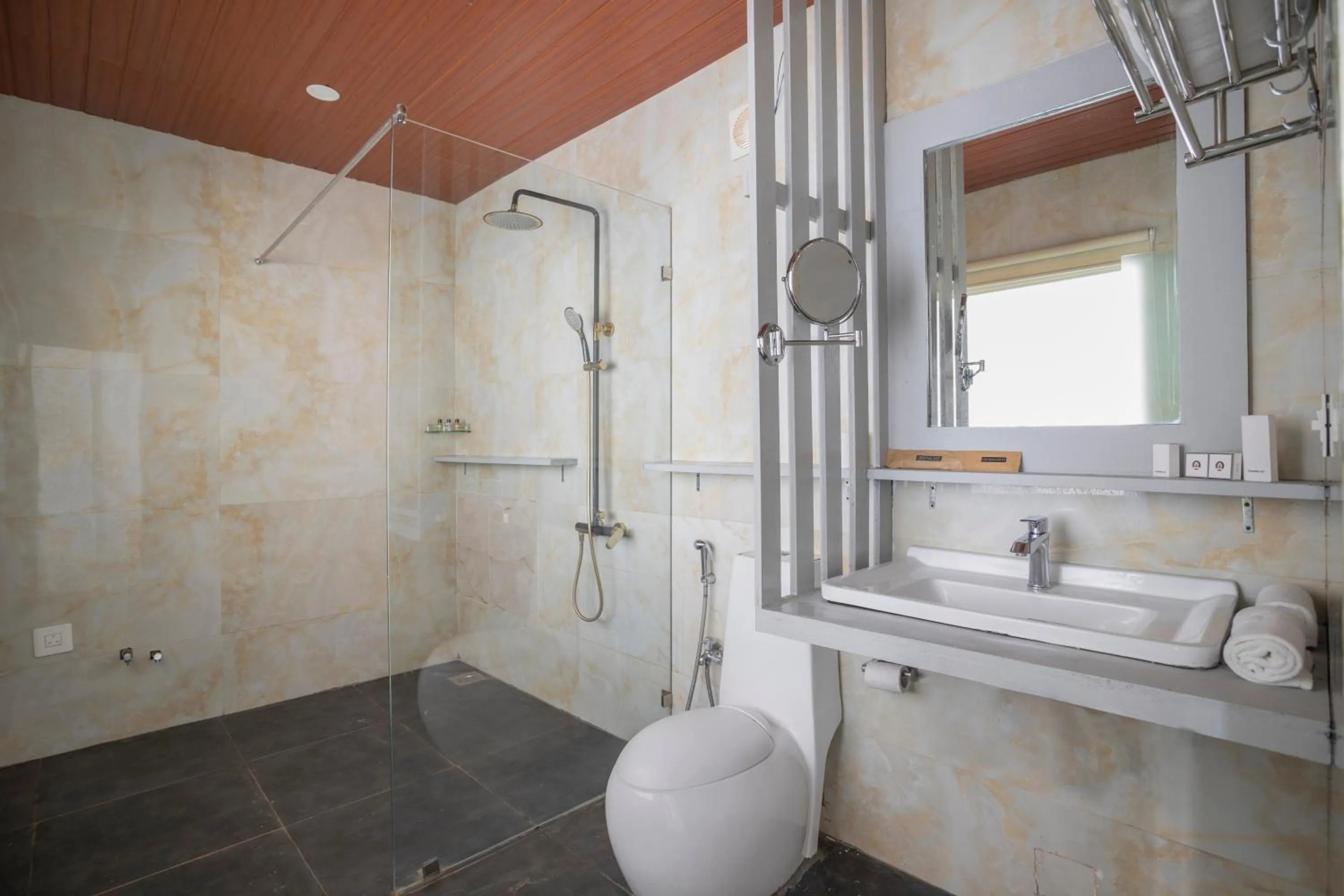 Bathroom in Koko Maya by Stone Wood Comfort