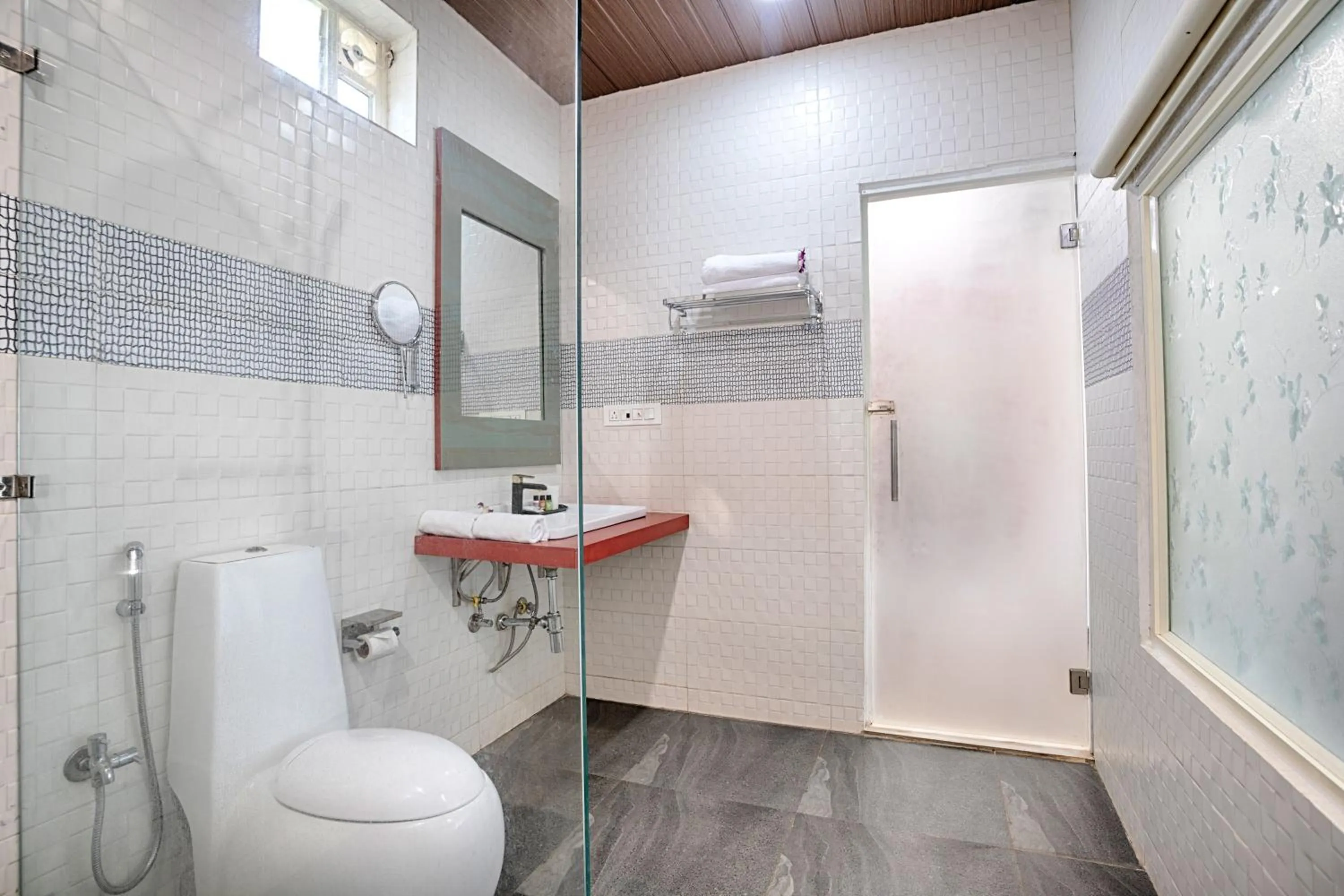 Bathroom in Koko Maya by Stone Wood Comfort