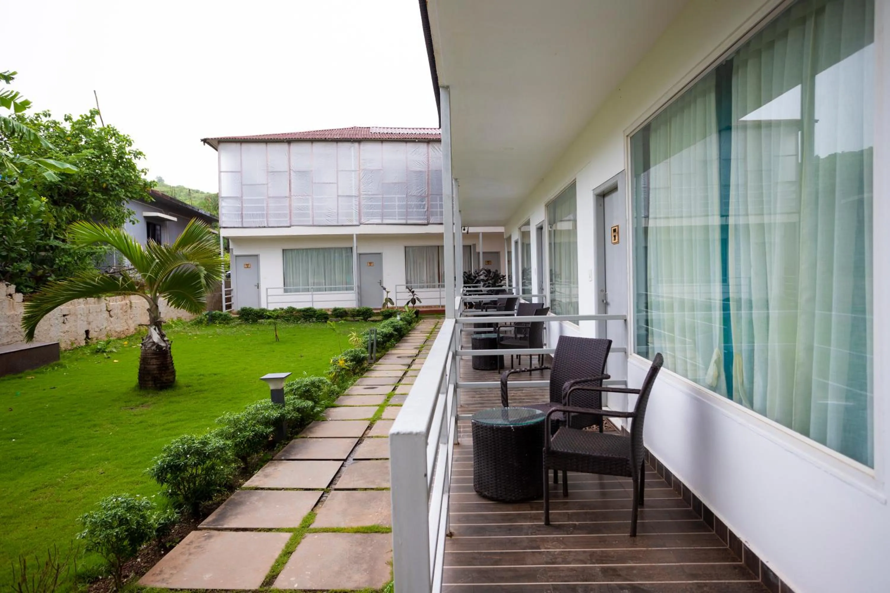 Balcony/Terrace in Koko Maya by Stone Wood Comfort