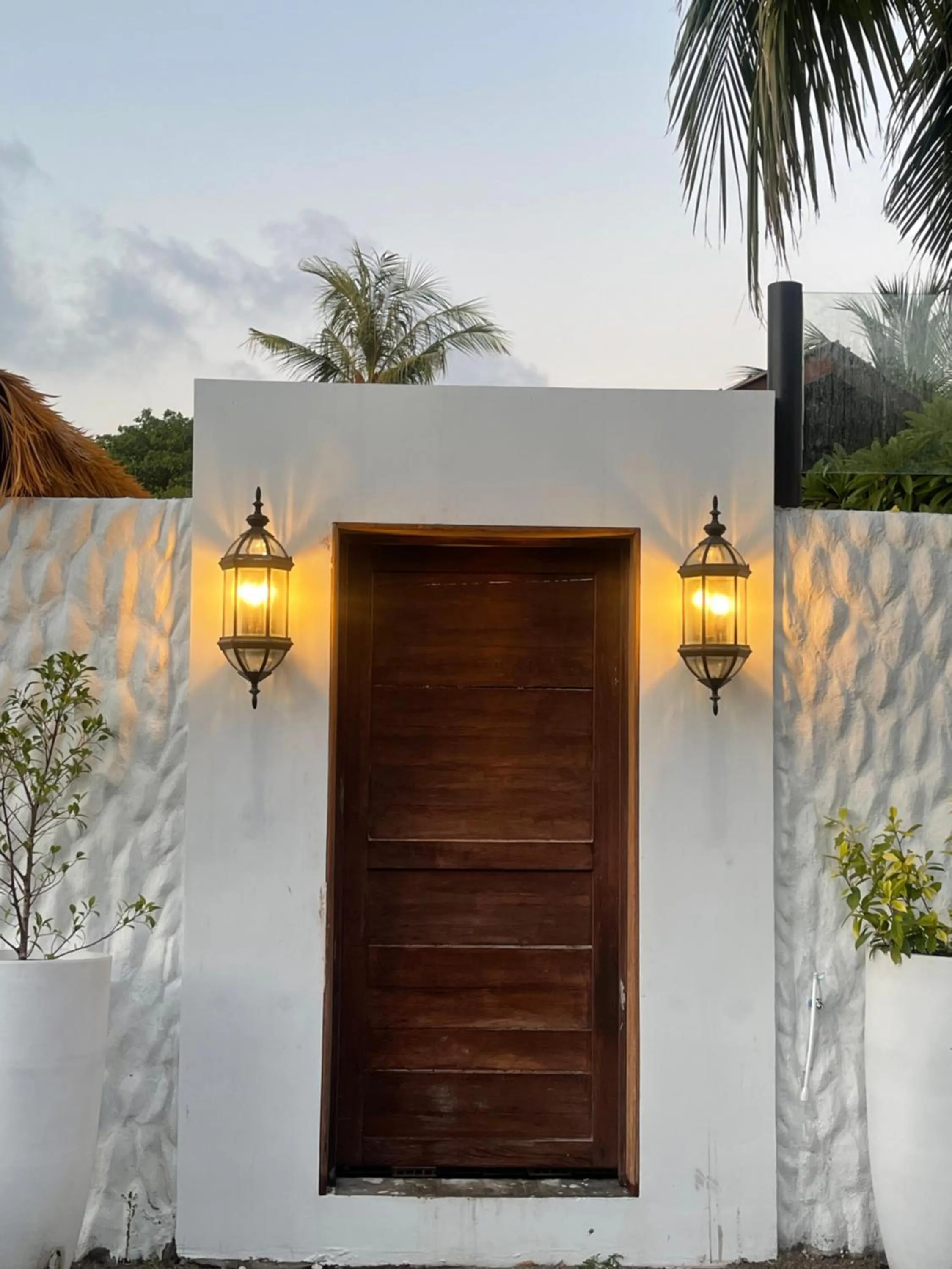 Facade/entrance in Atholhu Residence