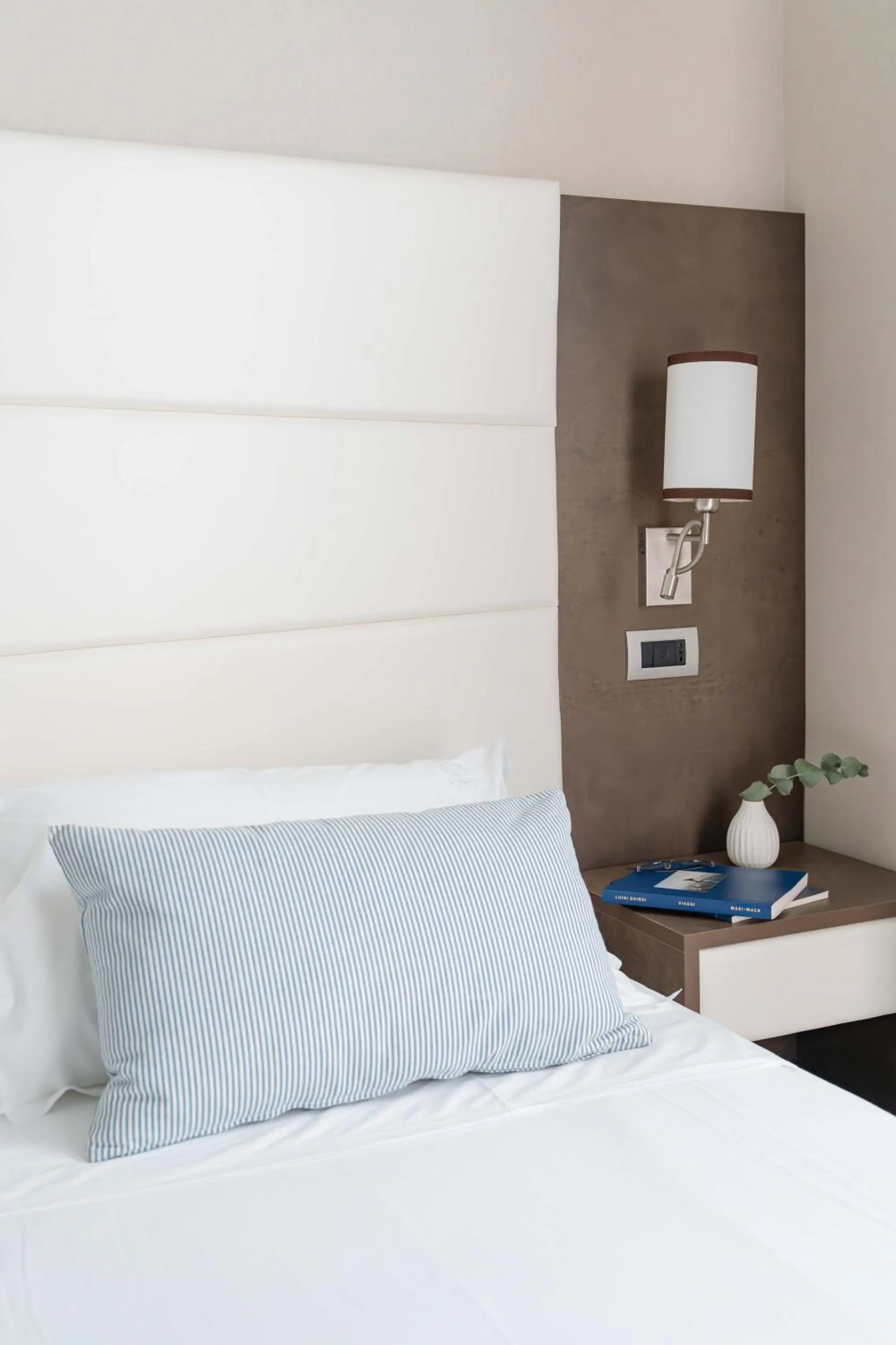 Bed in Reginna Palace Hotel