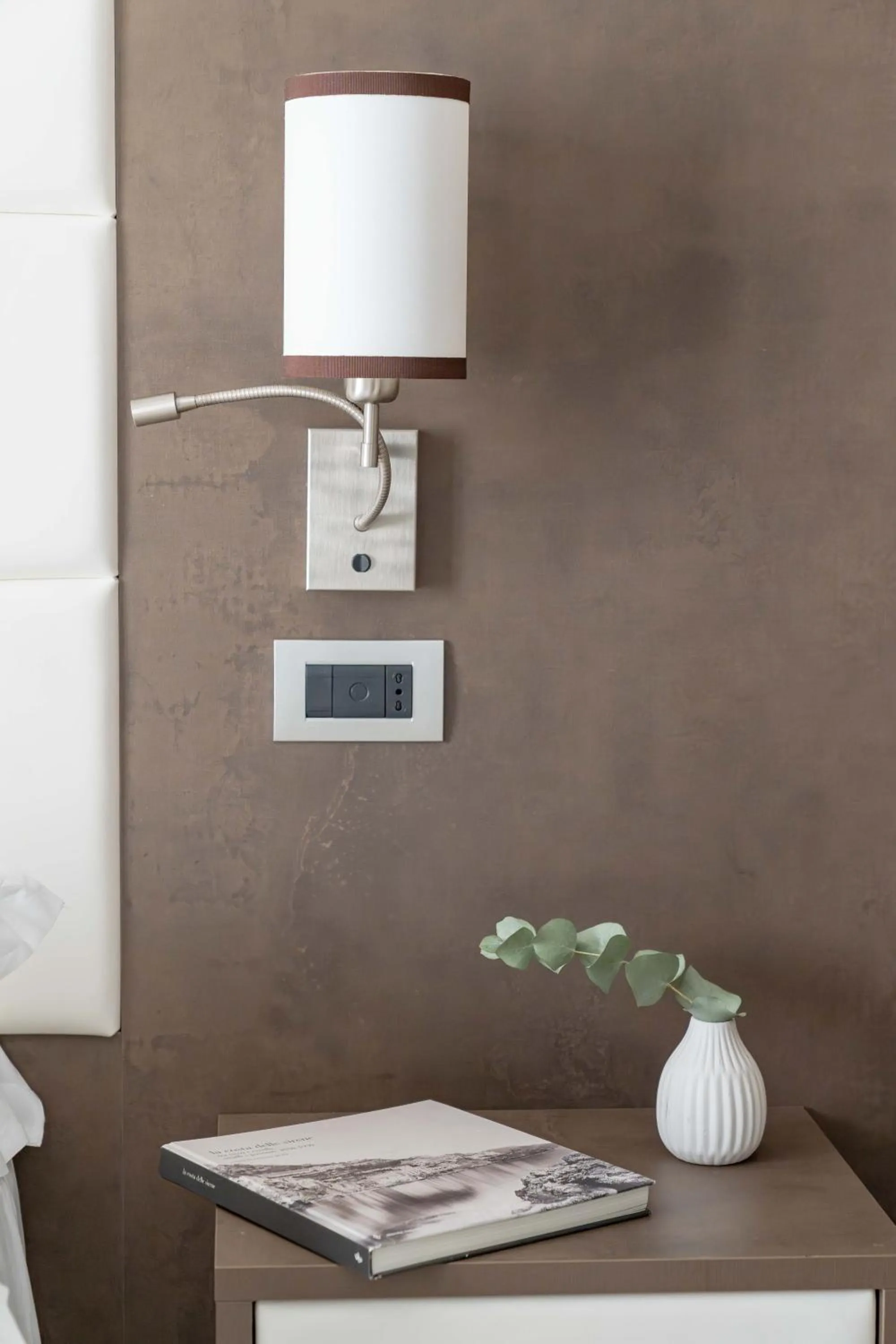 Decorative detail in Reginna Palace Hotel