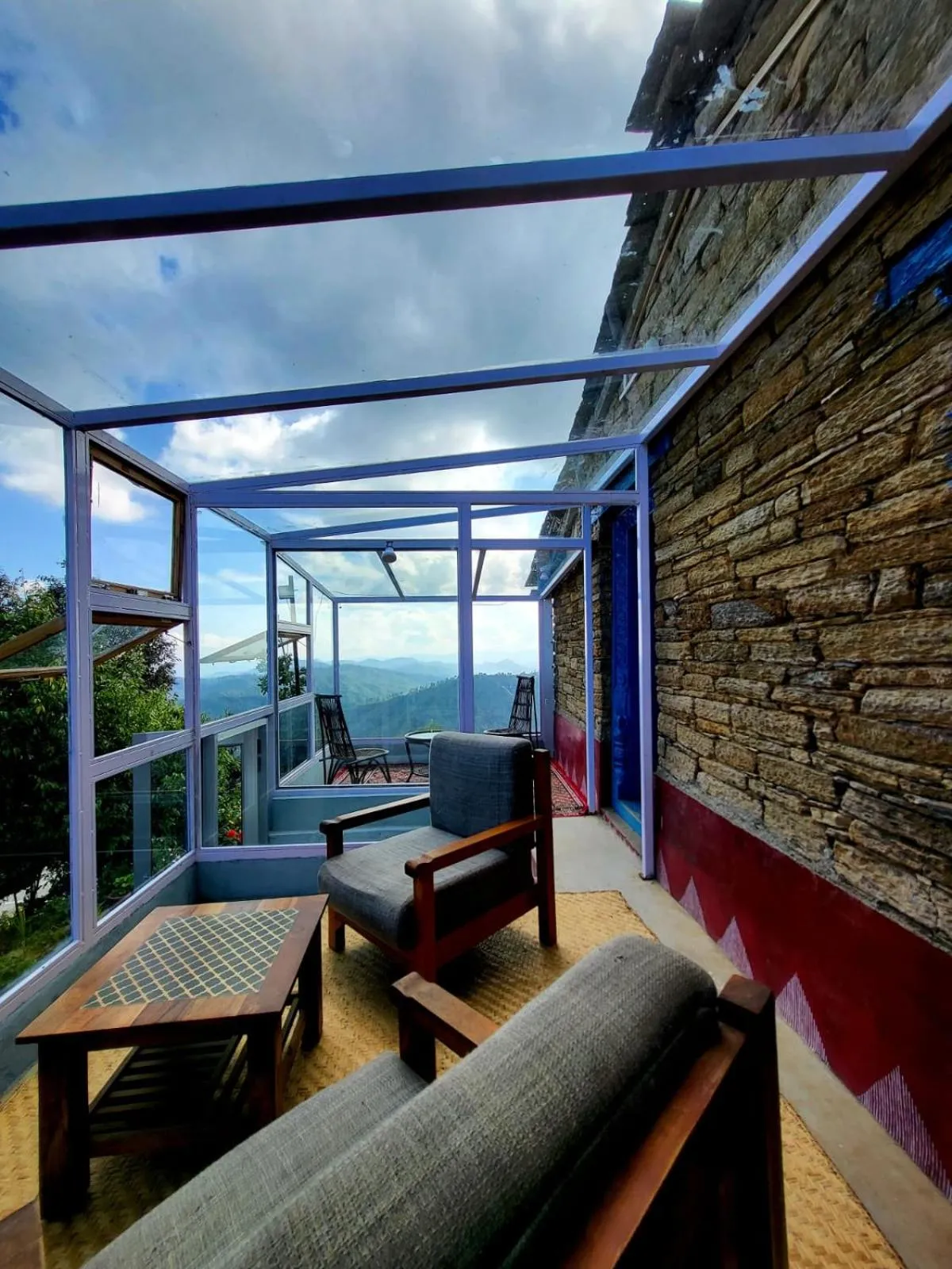 Restaurant/places to eat in Kot Kailash Kumaon