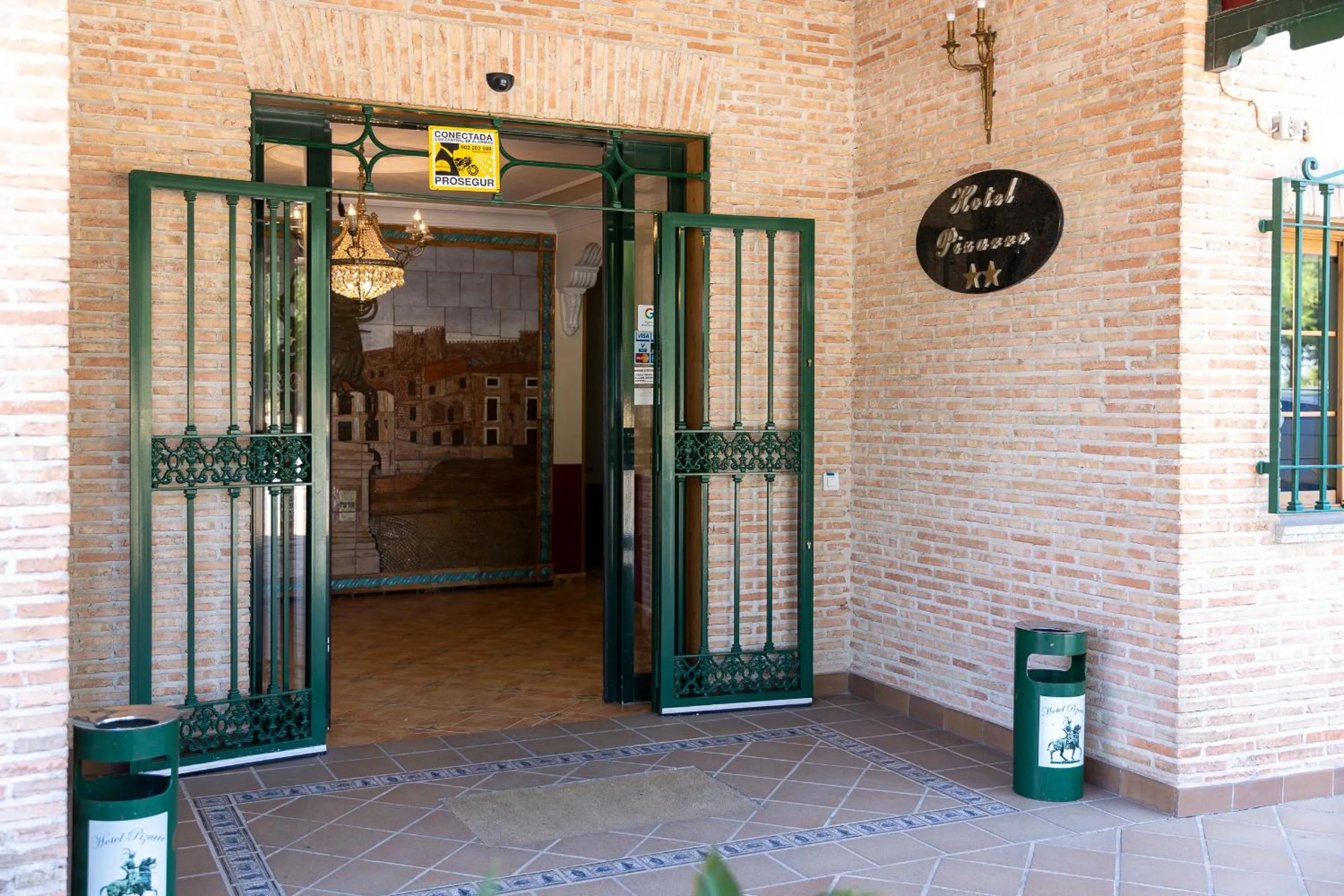 Property building in Hotel Pizarro