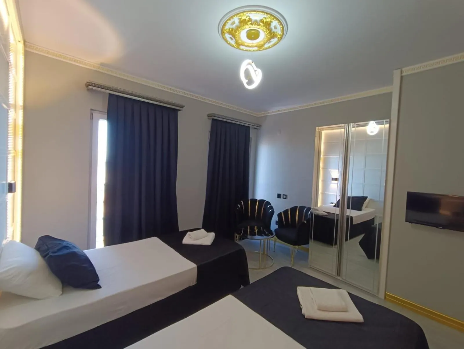 Bed in Airport Trabzon Otel