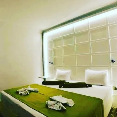 Bed in Airport Trabzon Otel