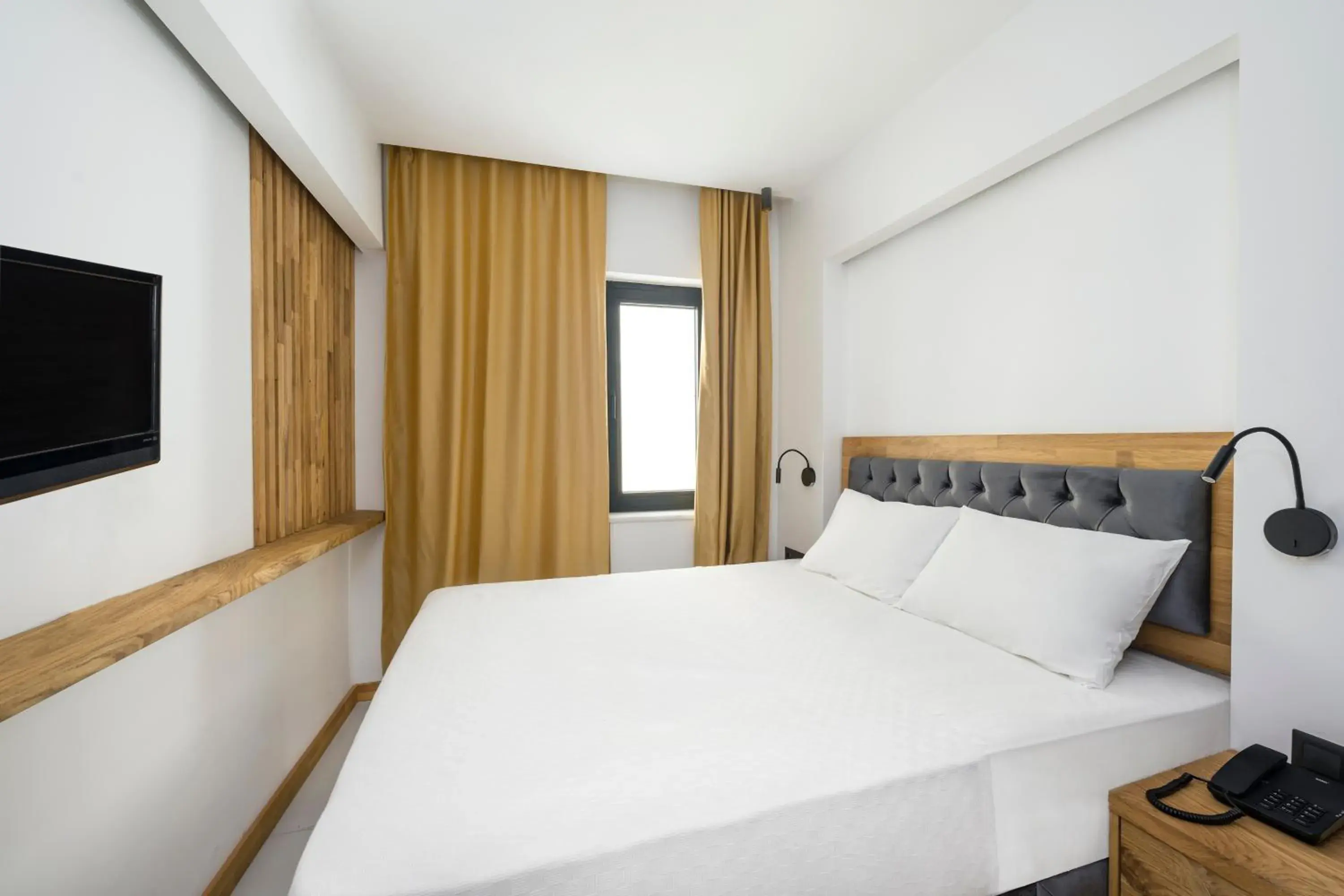 Standard Double Room in UK HOTEL İSTANBUL Standard Double Room in UK HOTEL İSTANBUL