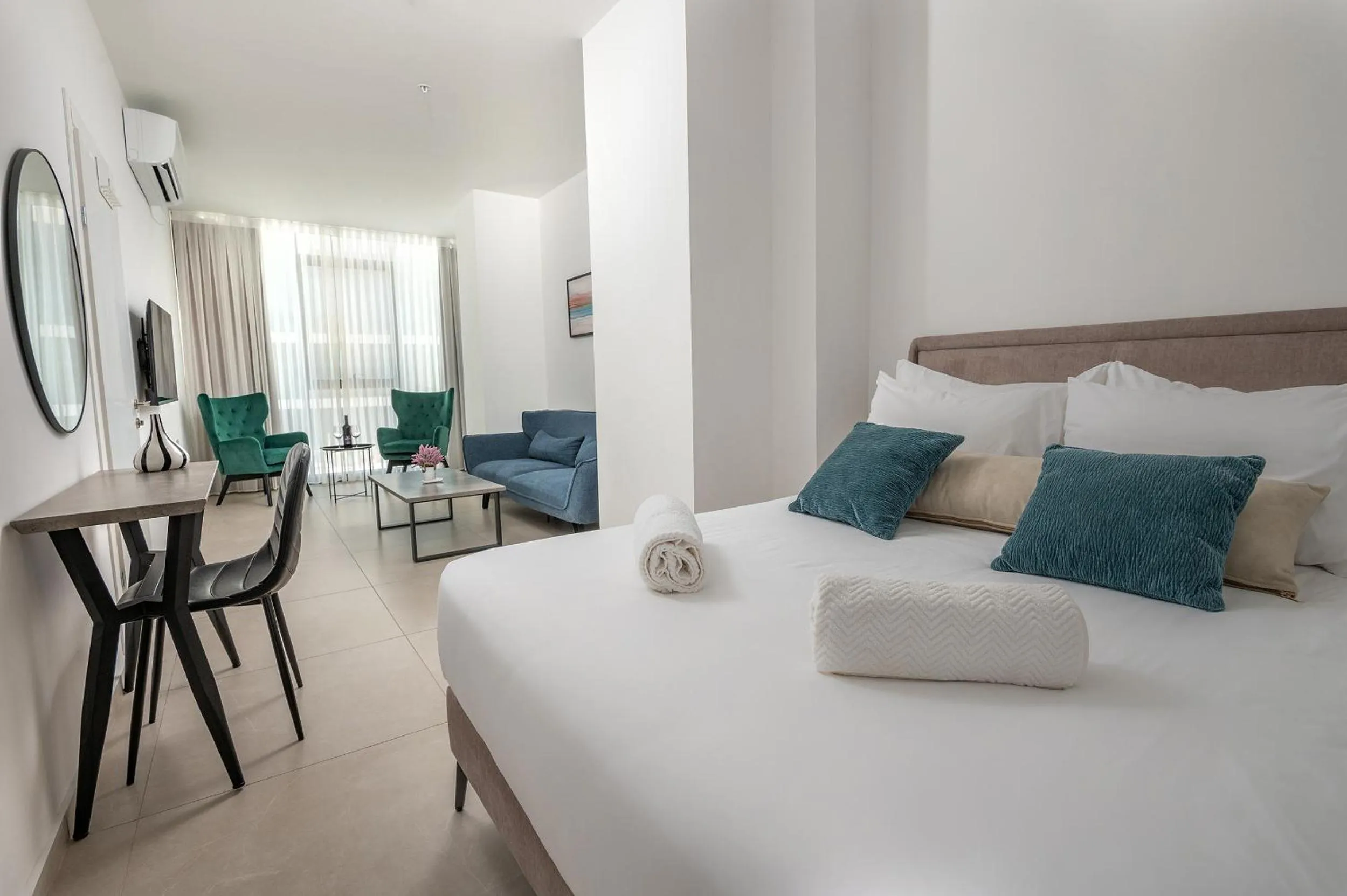 Bedroom, Bed in Hi-Yam SeaView Apartments & Suites