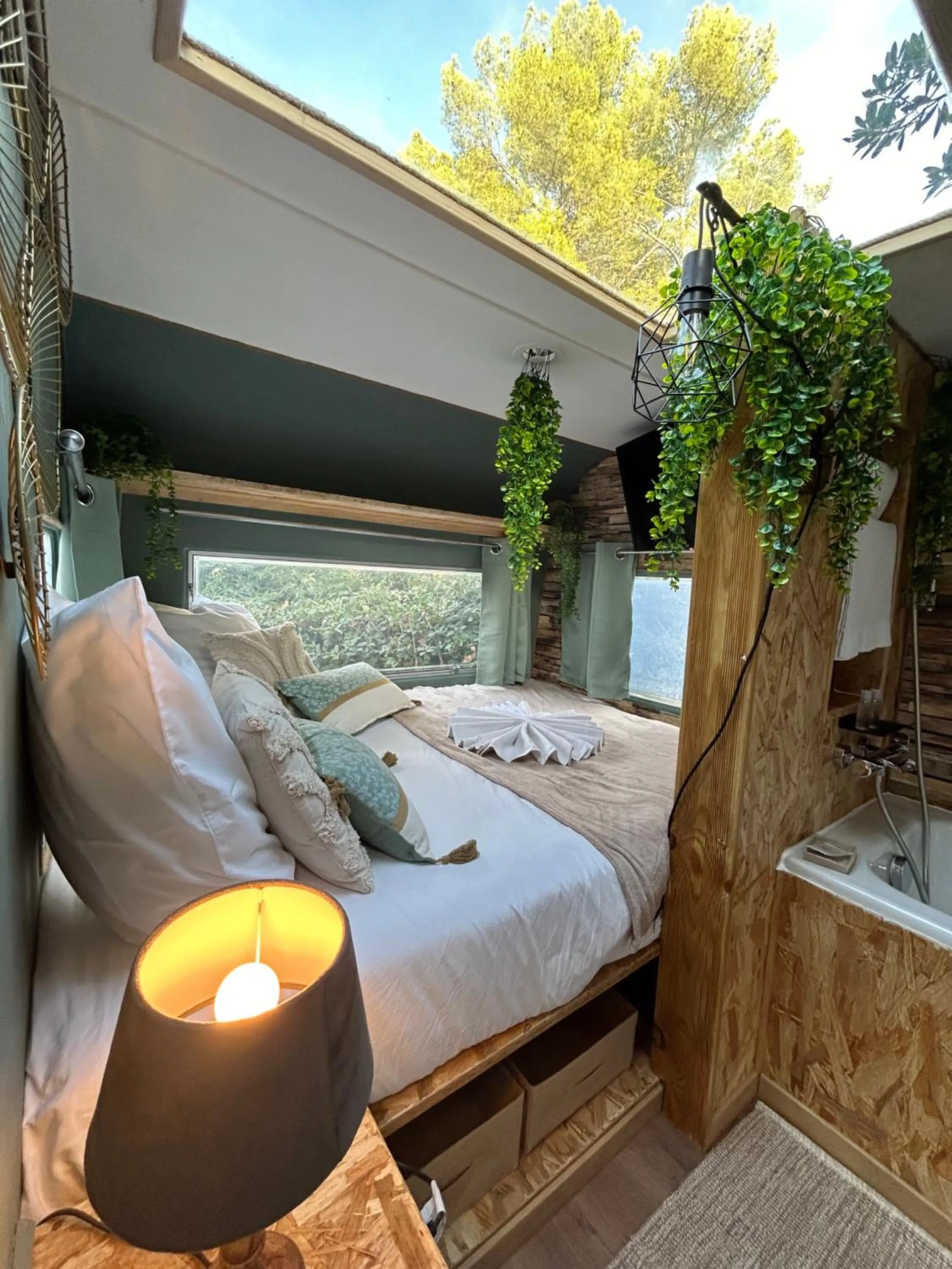 Bed in La Villa Tosca