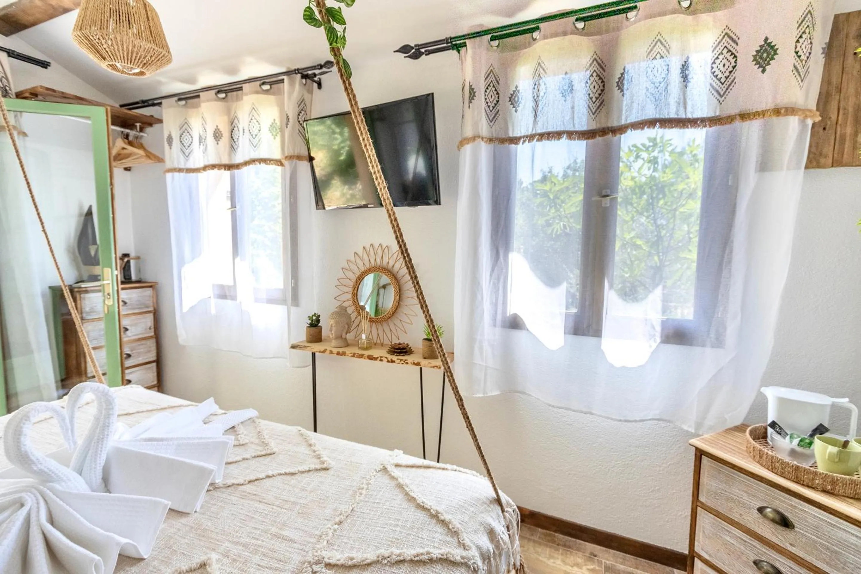 Bedroom, Bed in La Villa Tosca