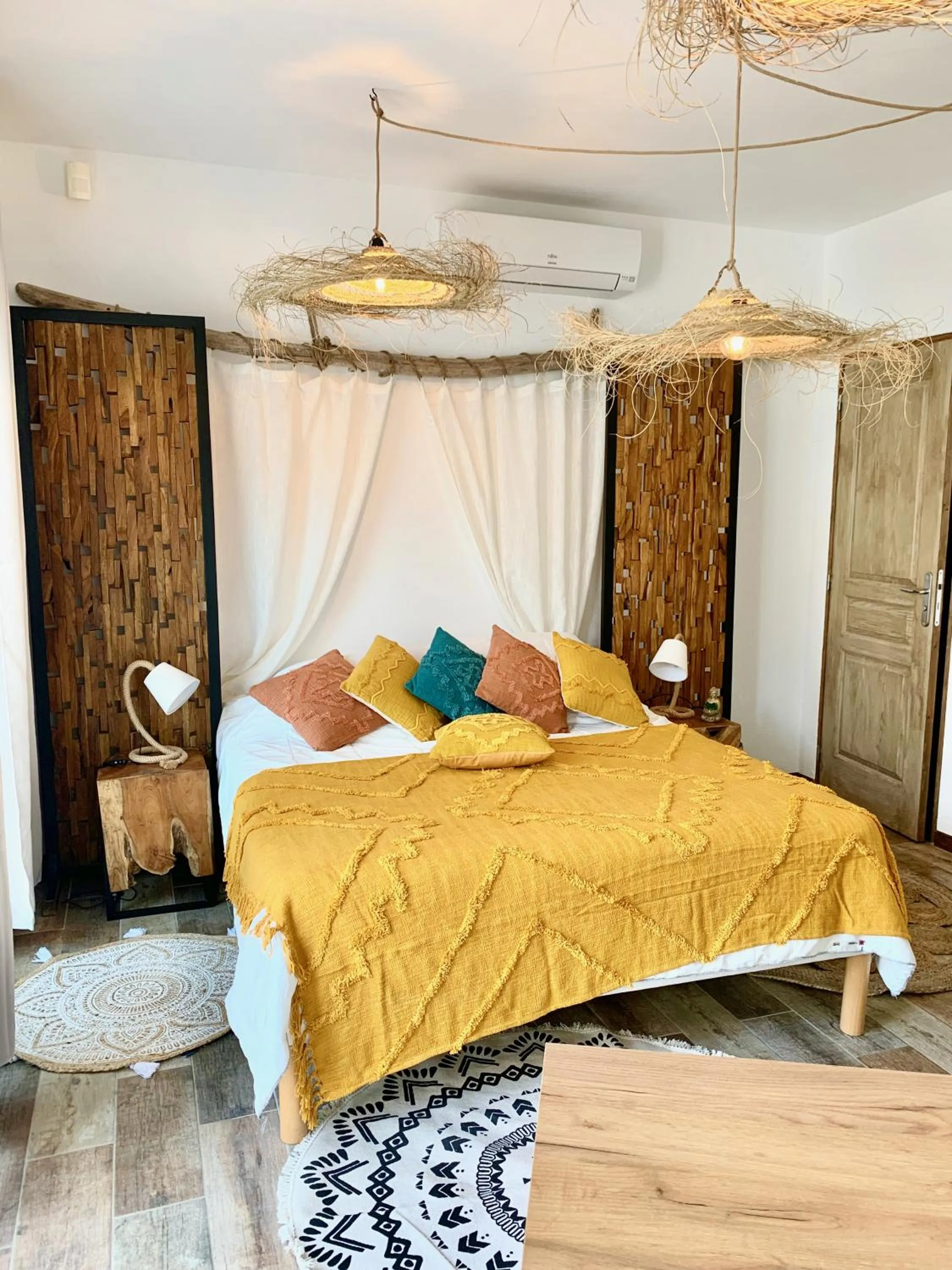 Bedroom, Bed in La Villa Tosca