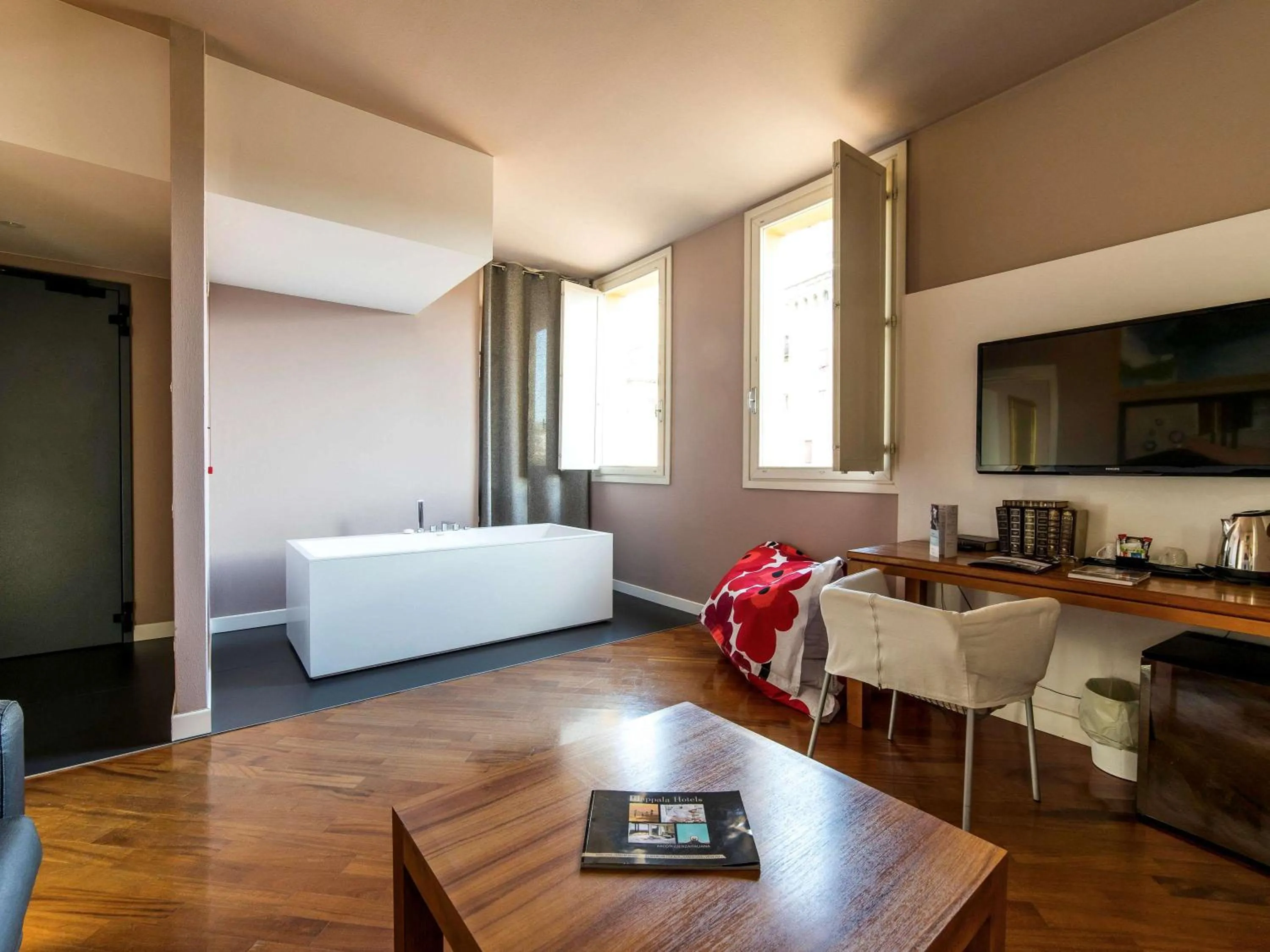 Photo of the whole room in Casa D'Este - Hotel Ferrara