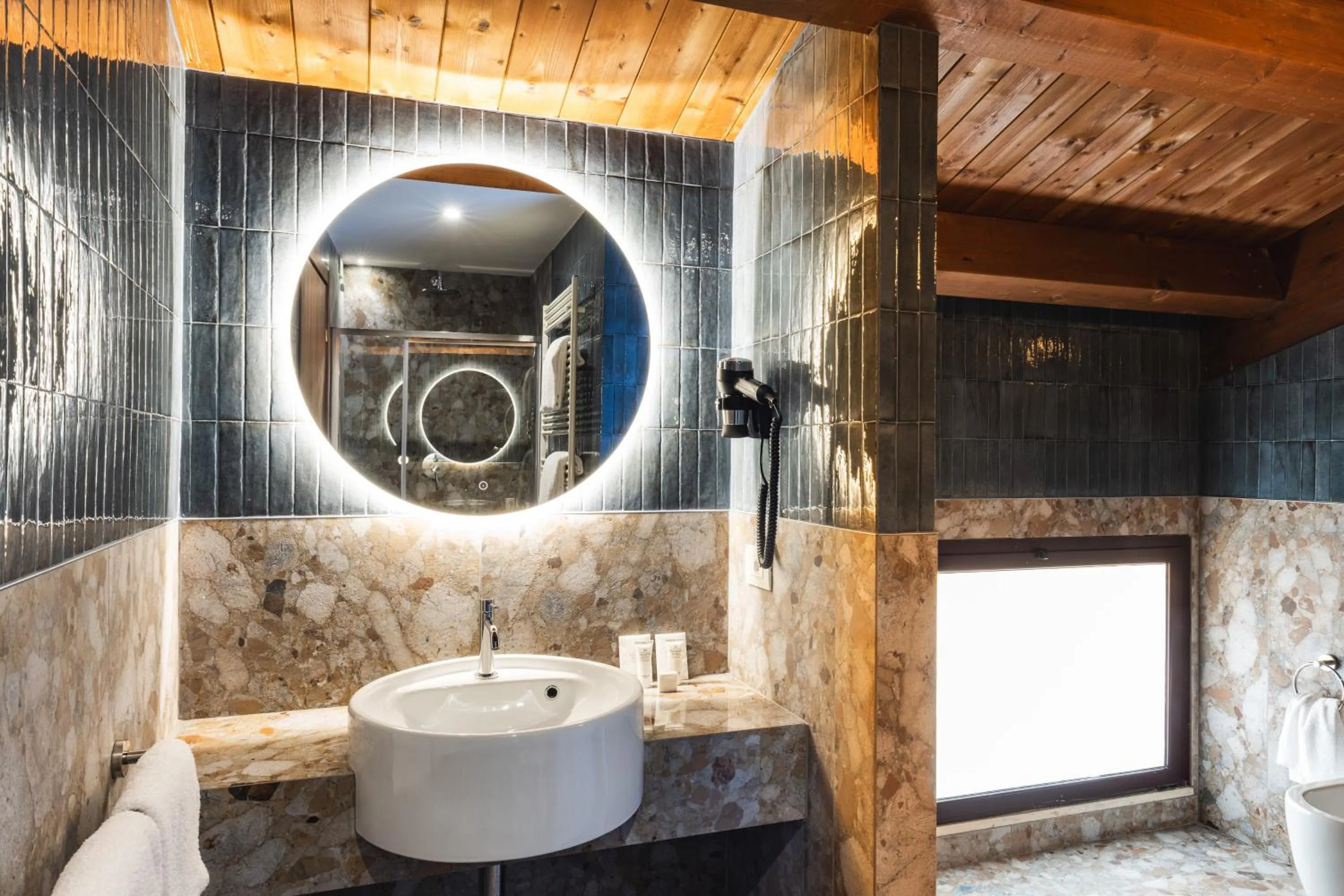 Bathroom in Casa D'Este - Hotel Ferrara