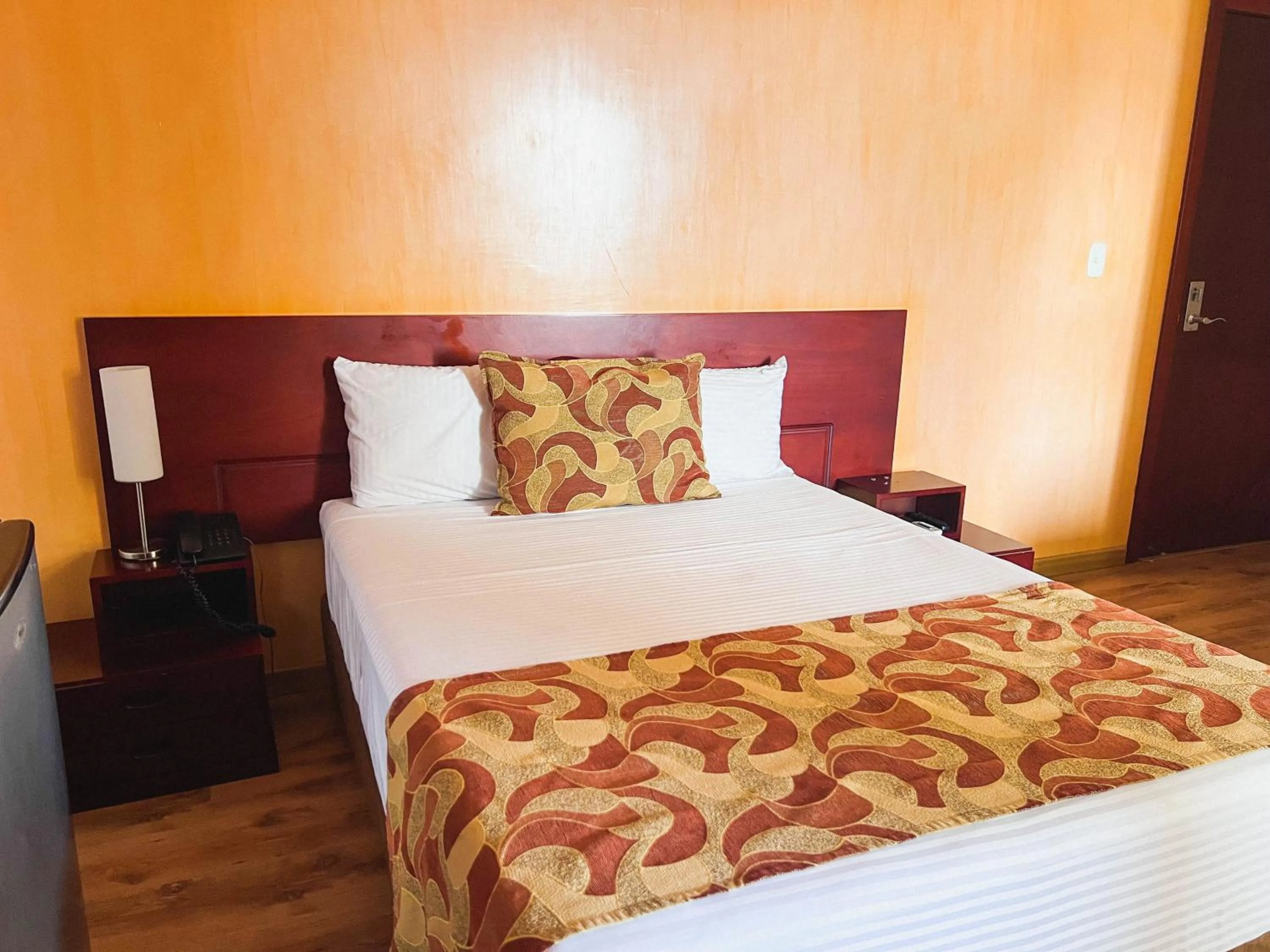 Bedroom, Bed in Hotel Luxor Pereira