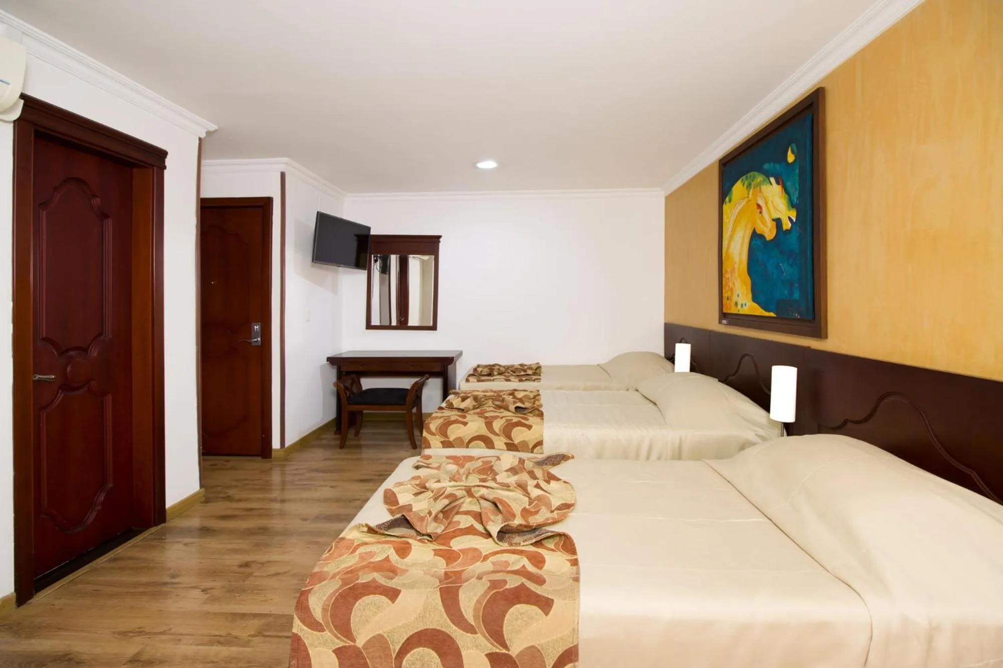 Bed in Hotel Luxor Pereira