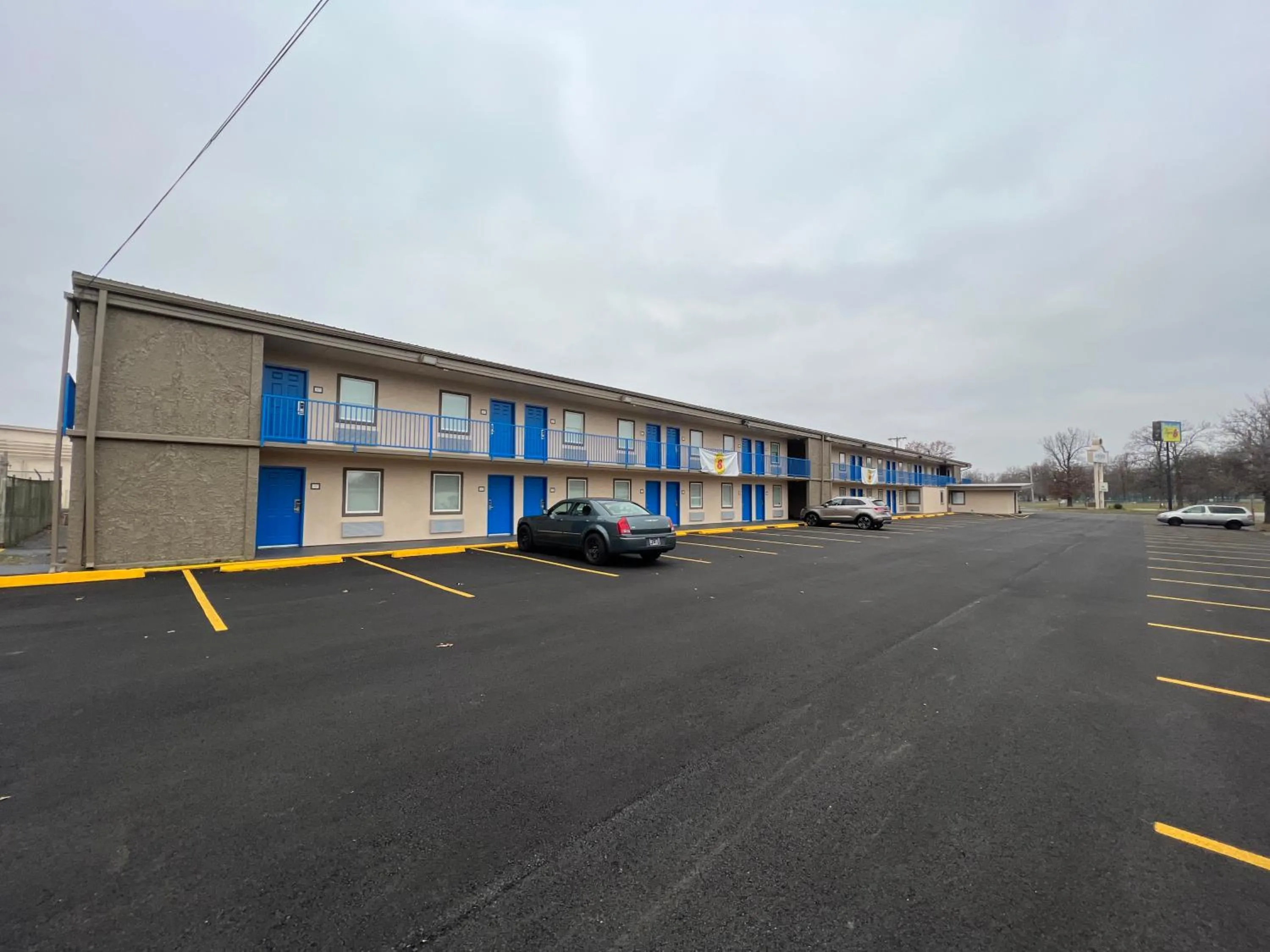 Property building in Super 8 by Wyndham Paducah I-24 Exit 4