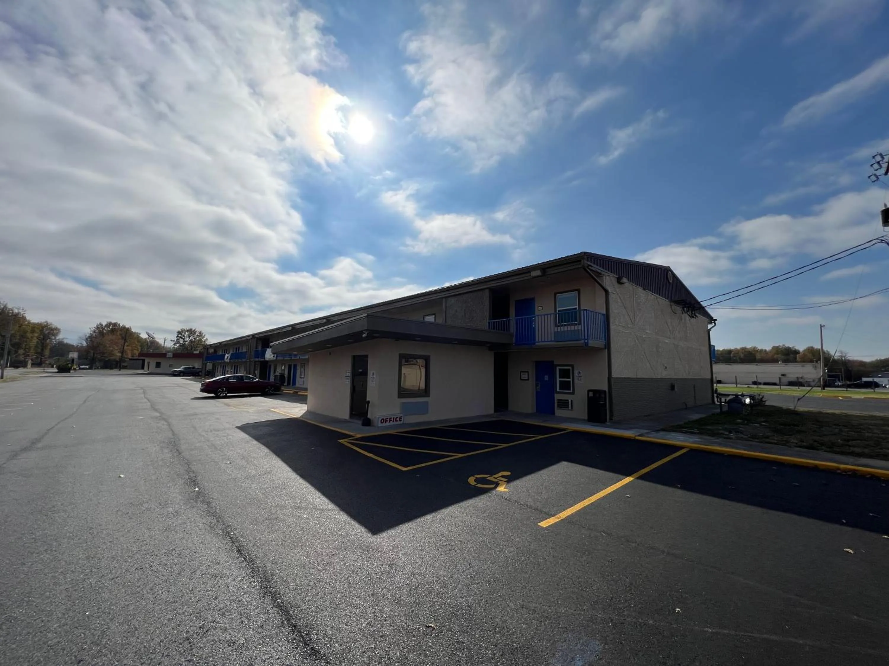 Property building in Super 8 by Wyndham Paducah I-24 Exit 4