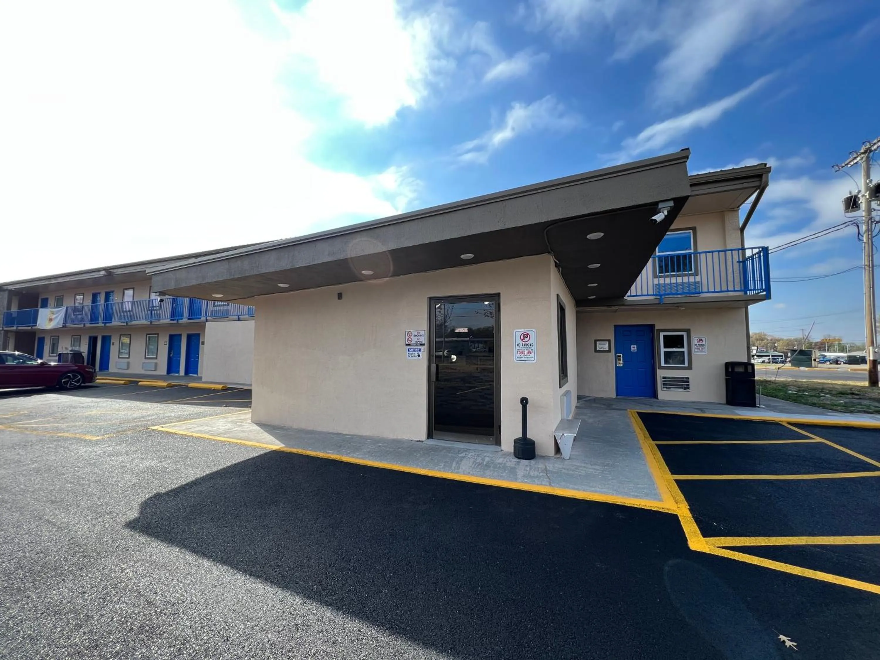 Property building in Super 8 by Wyndham Paducah I-24 Exit 4