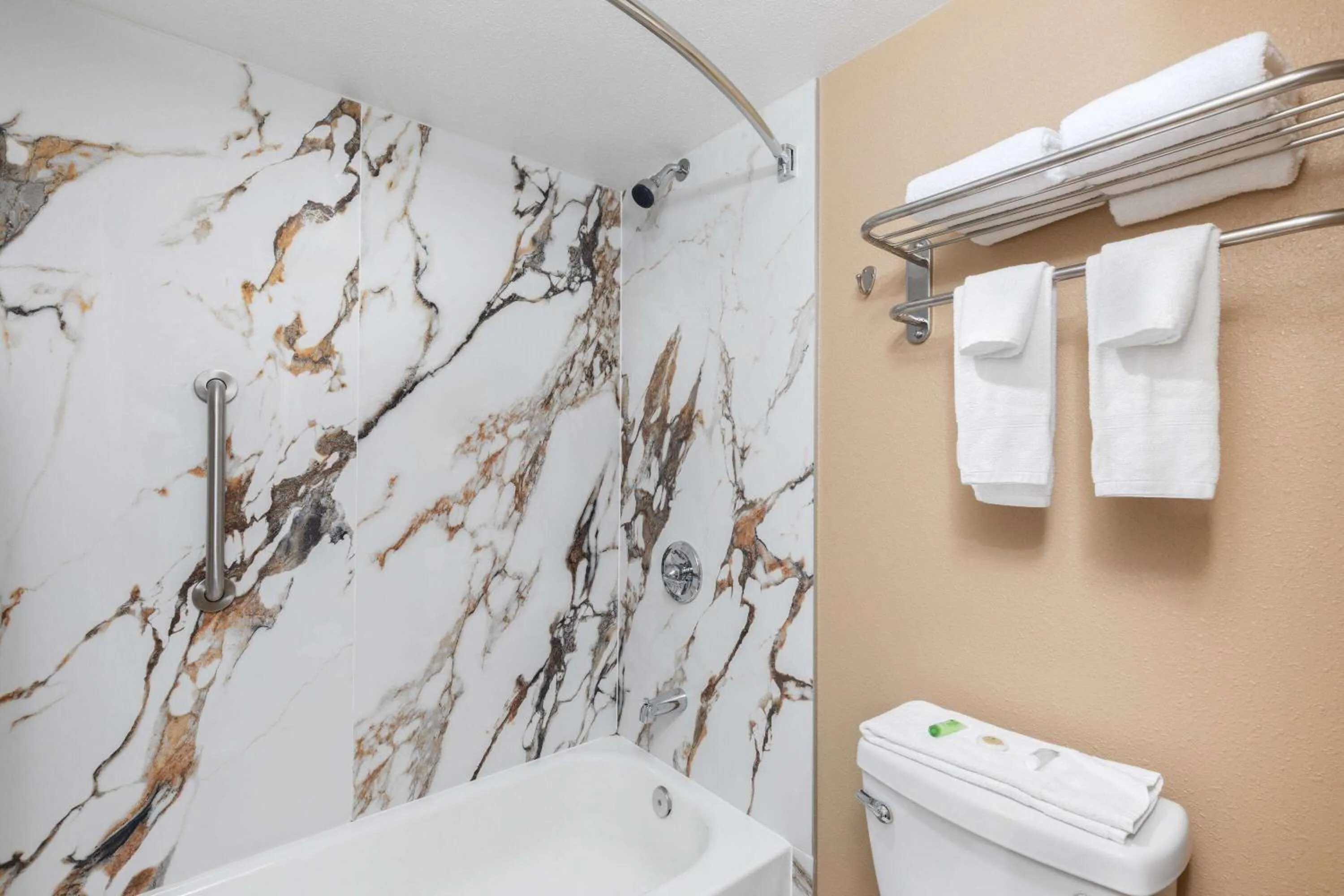 Bathroom in Super 8 by Wyndham Paducah I-24 Exit 4