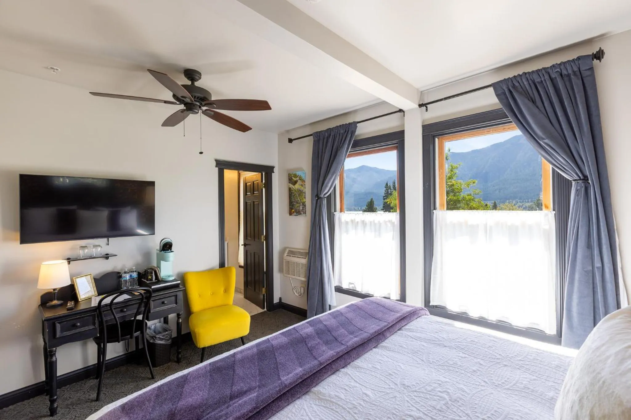 Bedroom, Bed in Hotel Stevenson