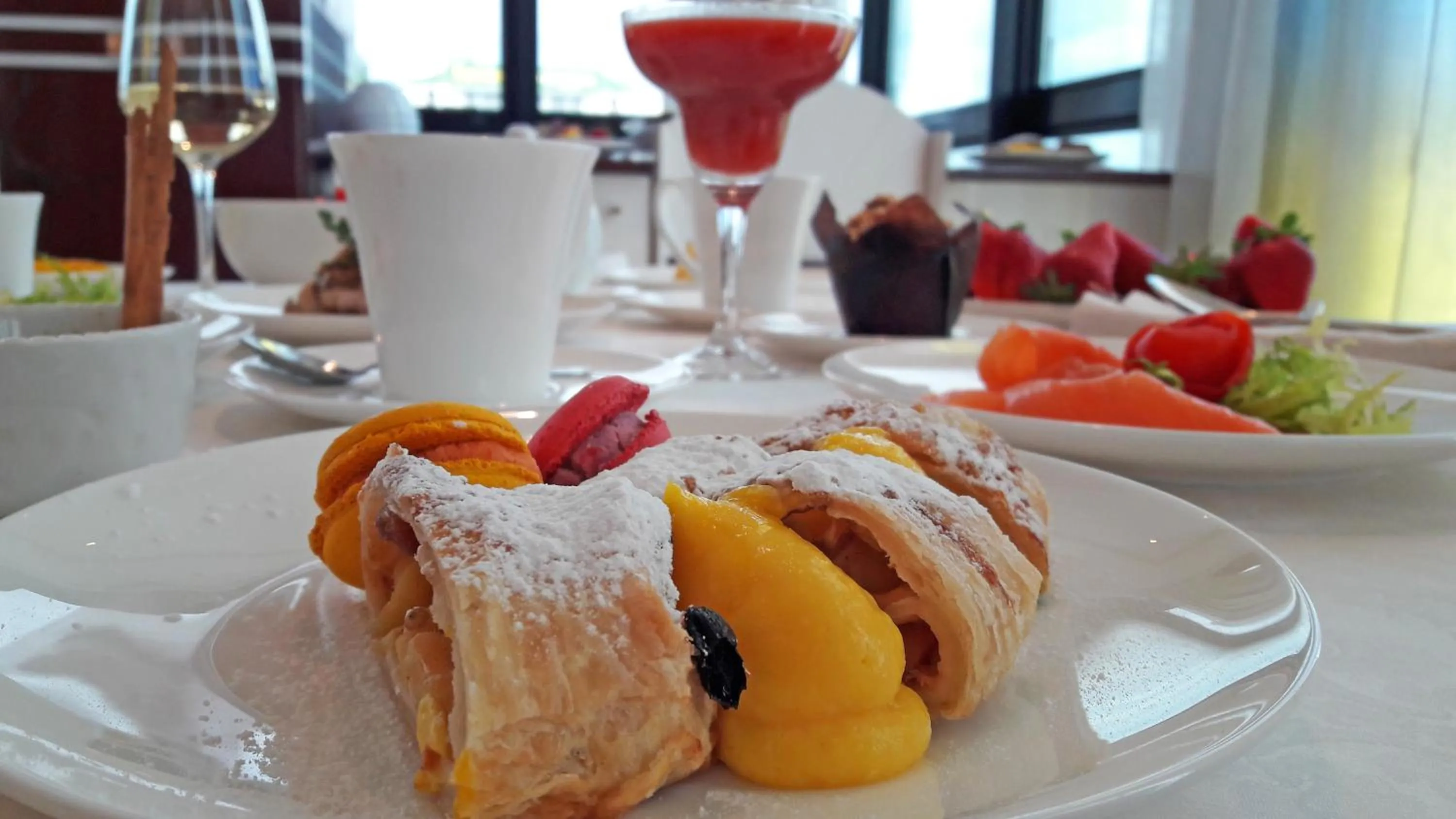 Restaurant/places to eat in Hotel Nautico