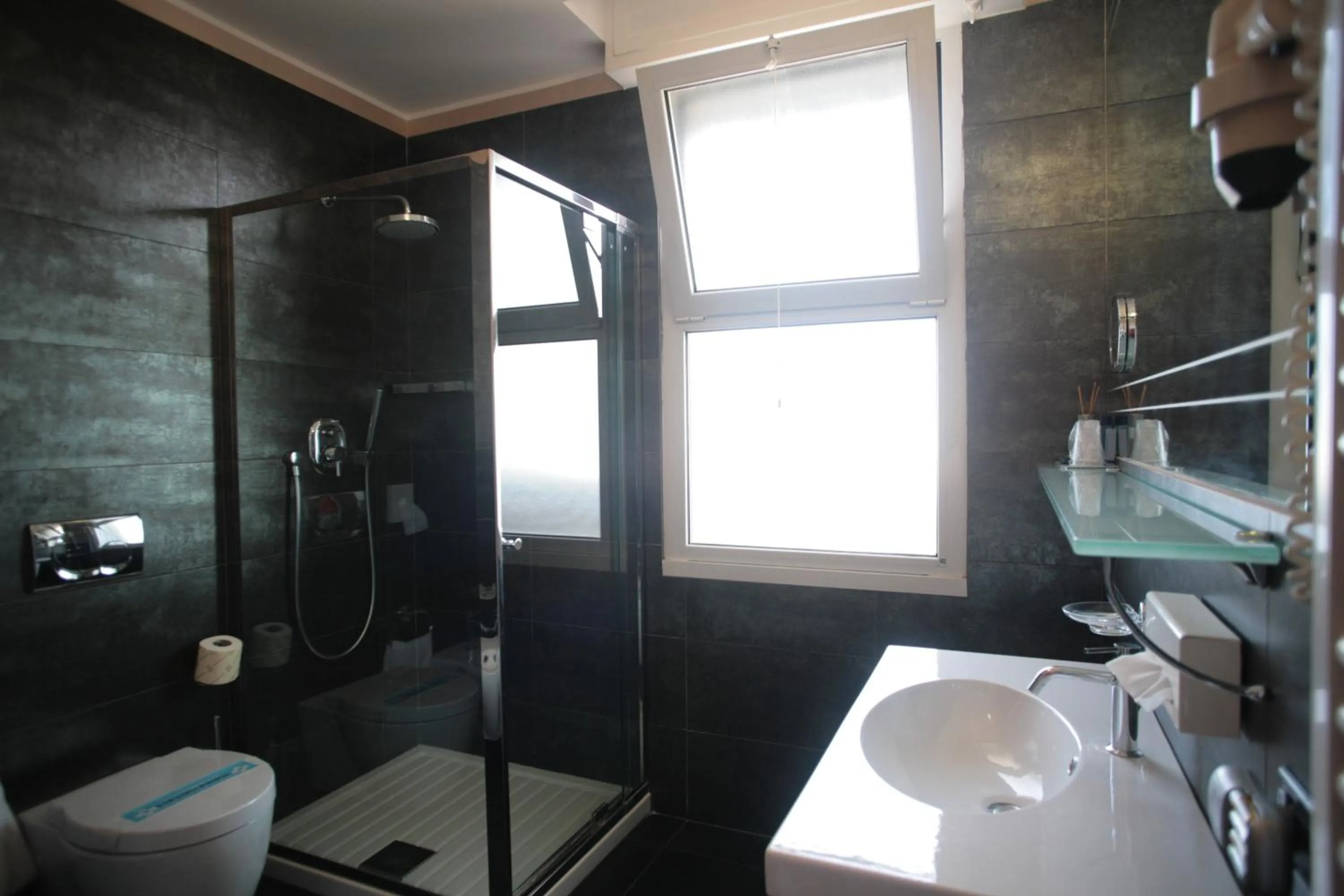 Shower in Hotel Nautico