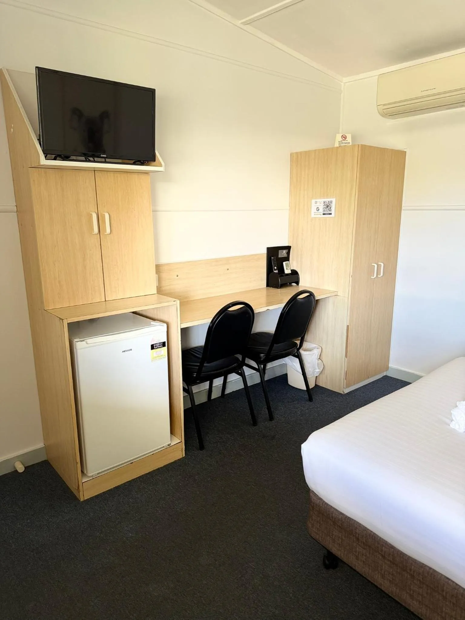 Bed in Pete's Place Roma