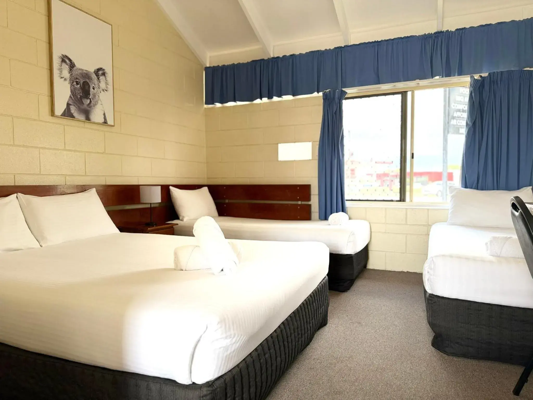 Standard Family Room in Pete's Place Roma Standard Family Room in Pete's Place Roma