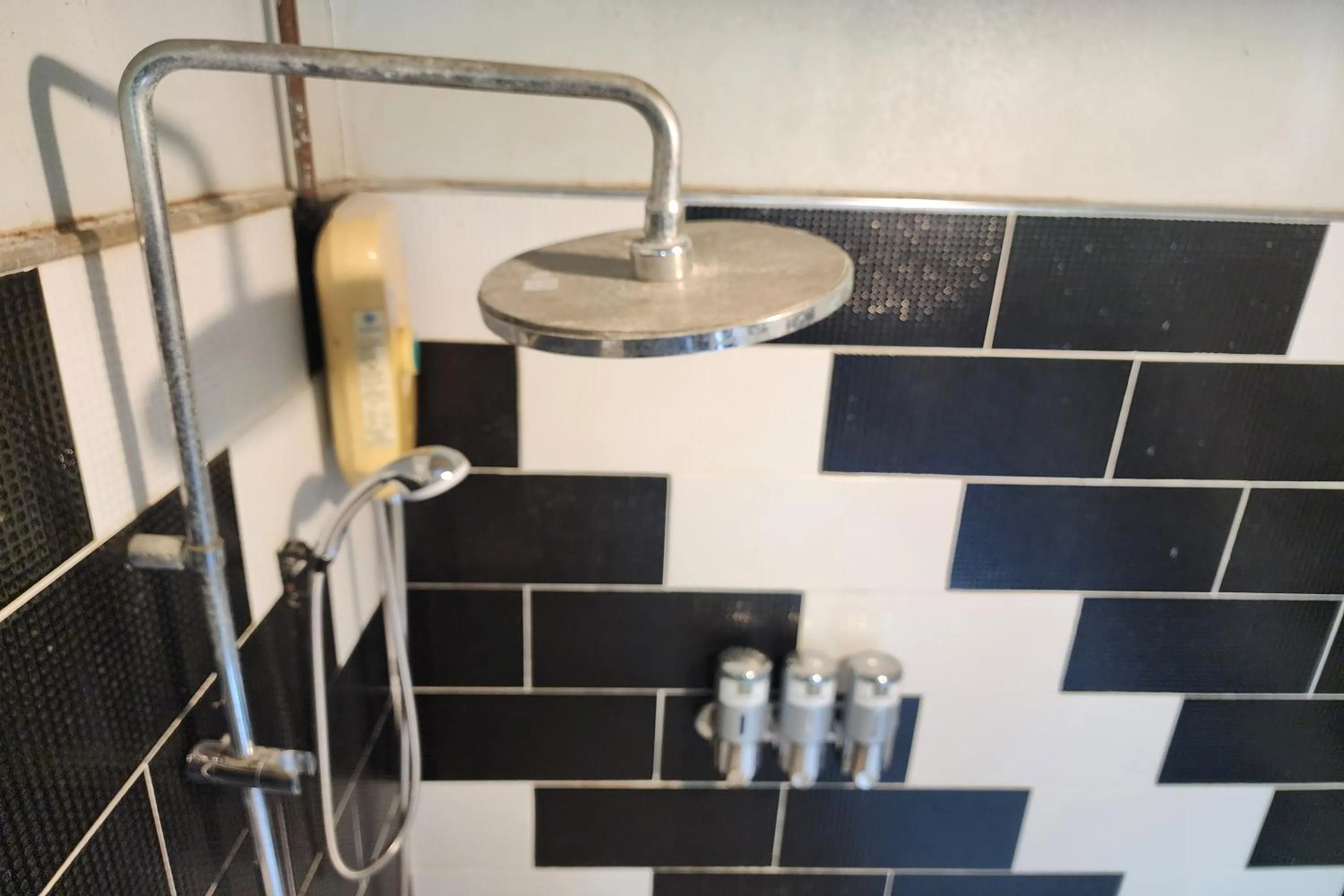 Shower in Karaboon Wellness