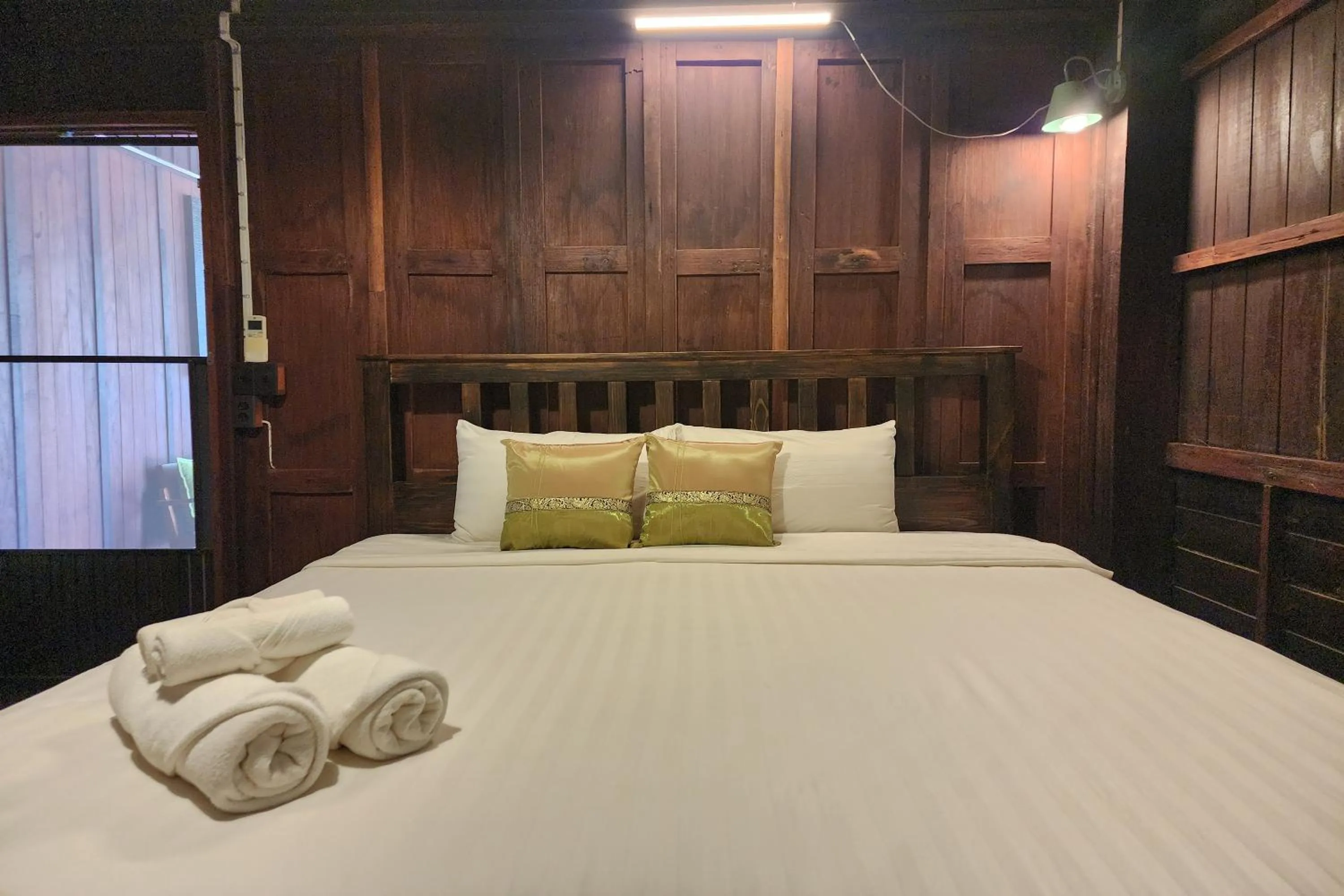 Bed in Karaboon Wellness