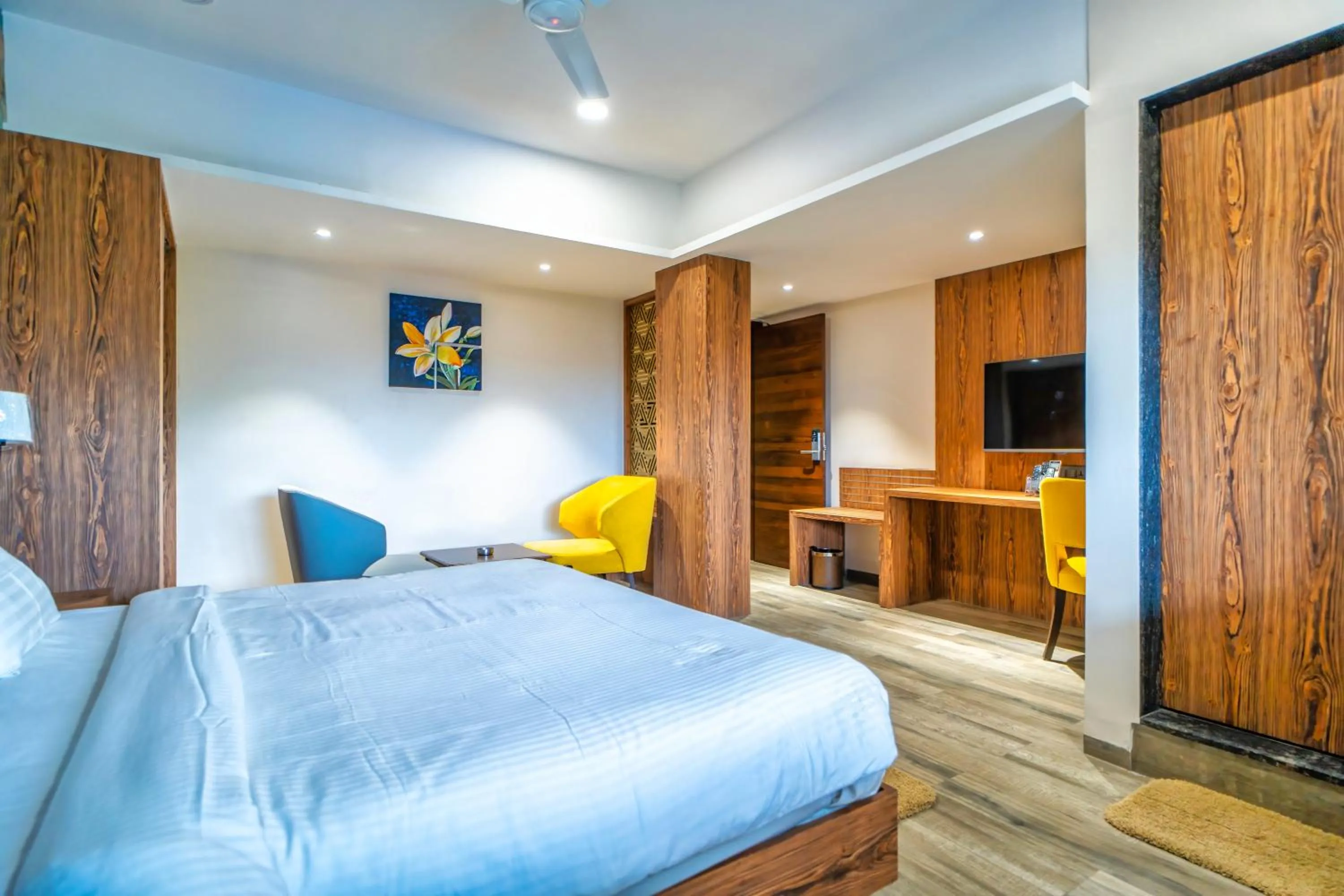 View (from property/room), Bed in ROYAL CLIFF HOTEL & RESORTS