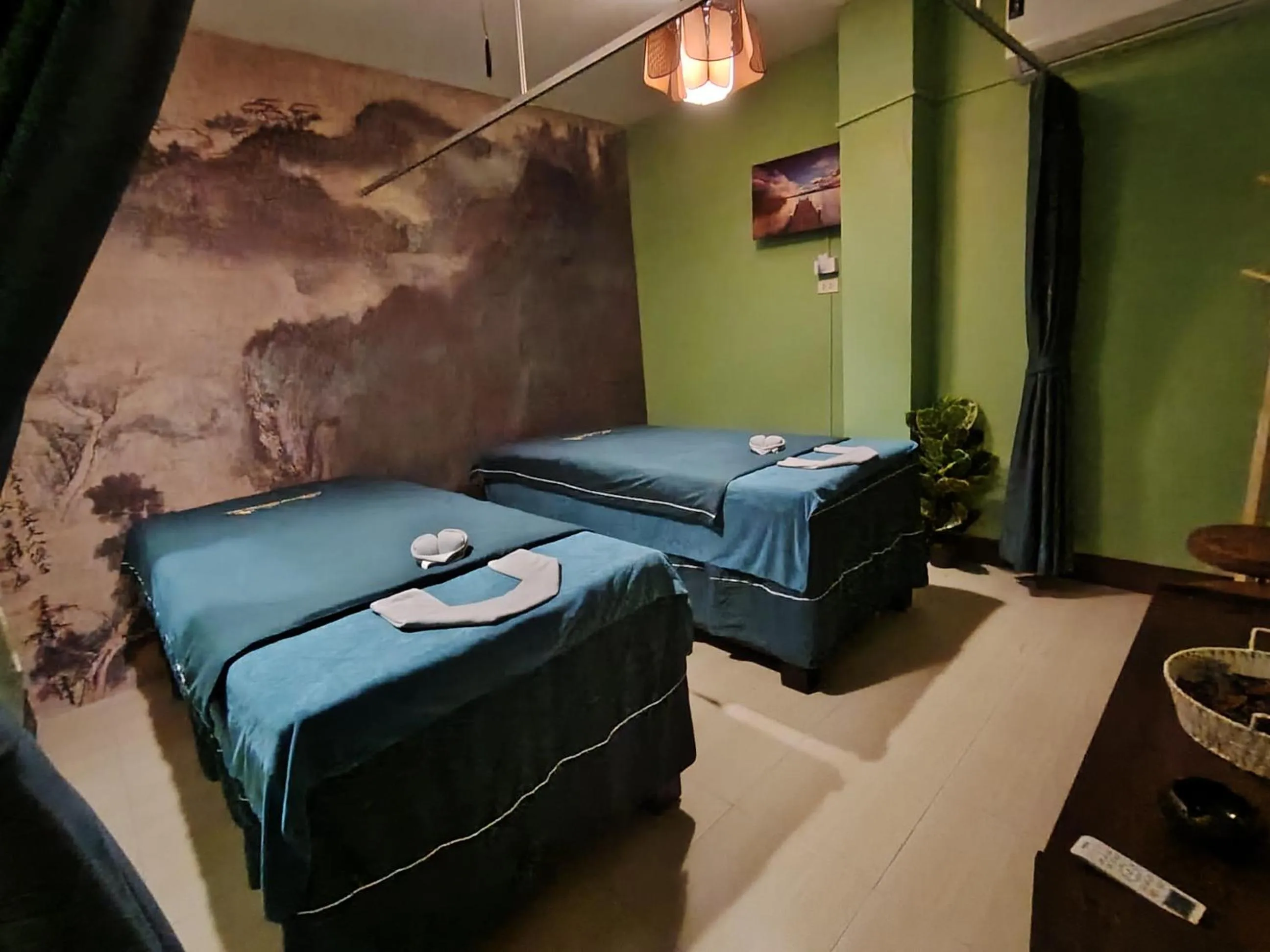 Spa and wellness centre/facilities, Bed in Lily Holiday hotel 百合假日酒店