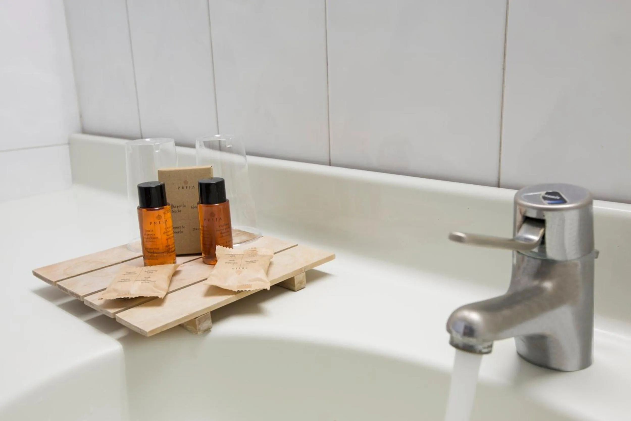 Shower in Toscana Ambassador