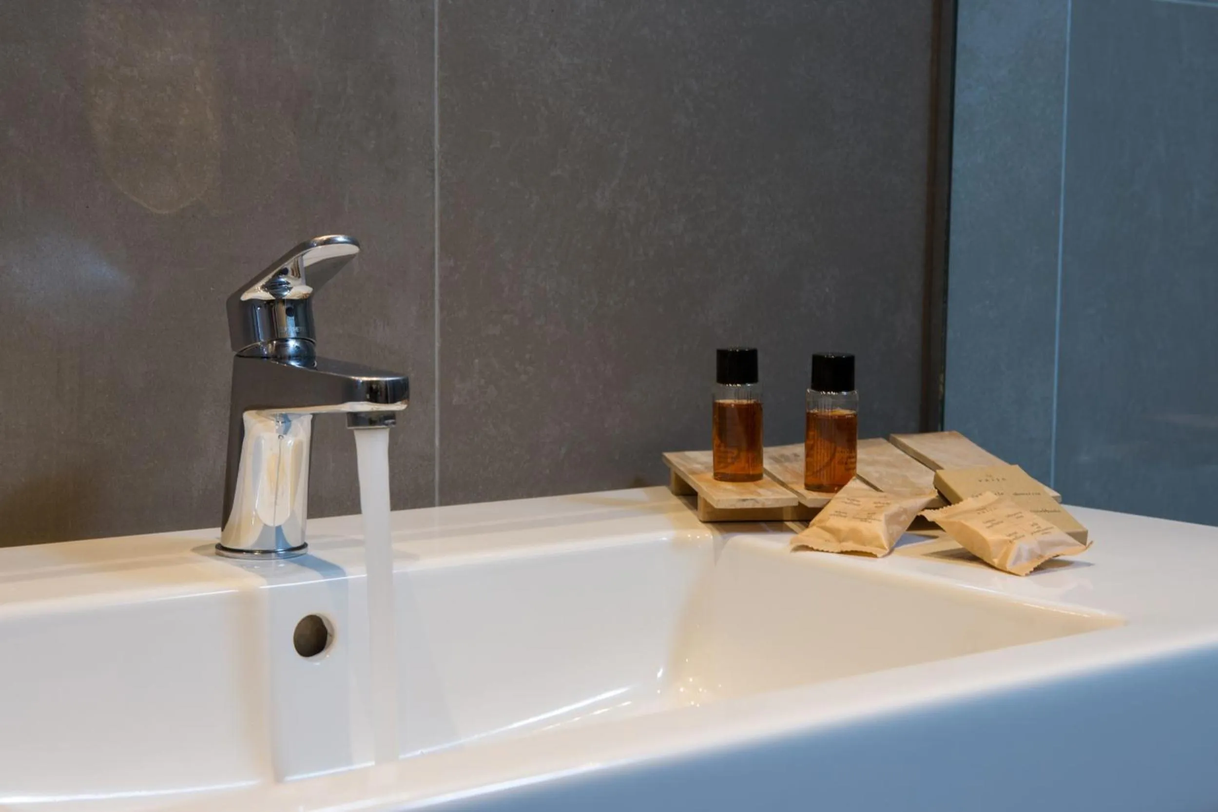 Shower in Toscana Ambassador