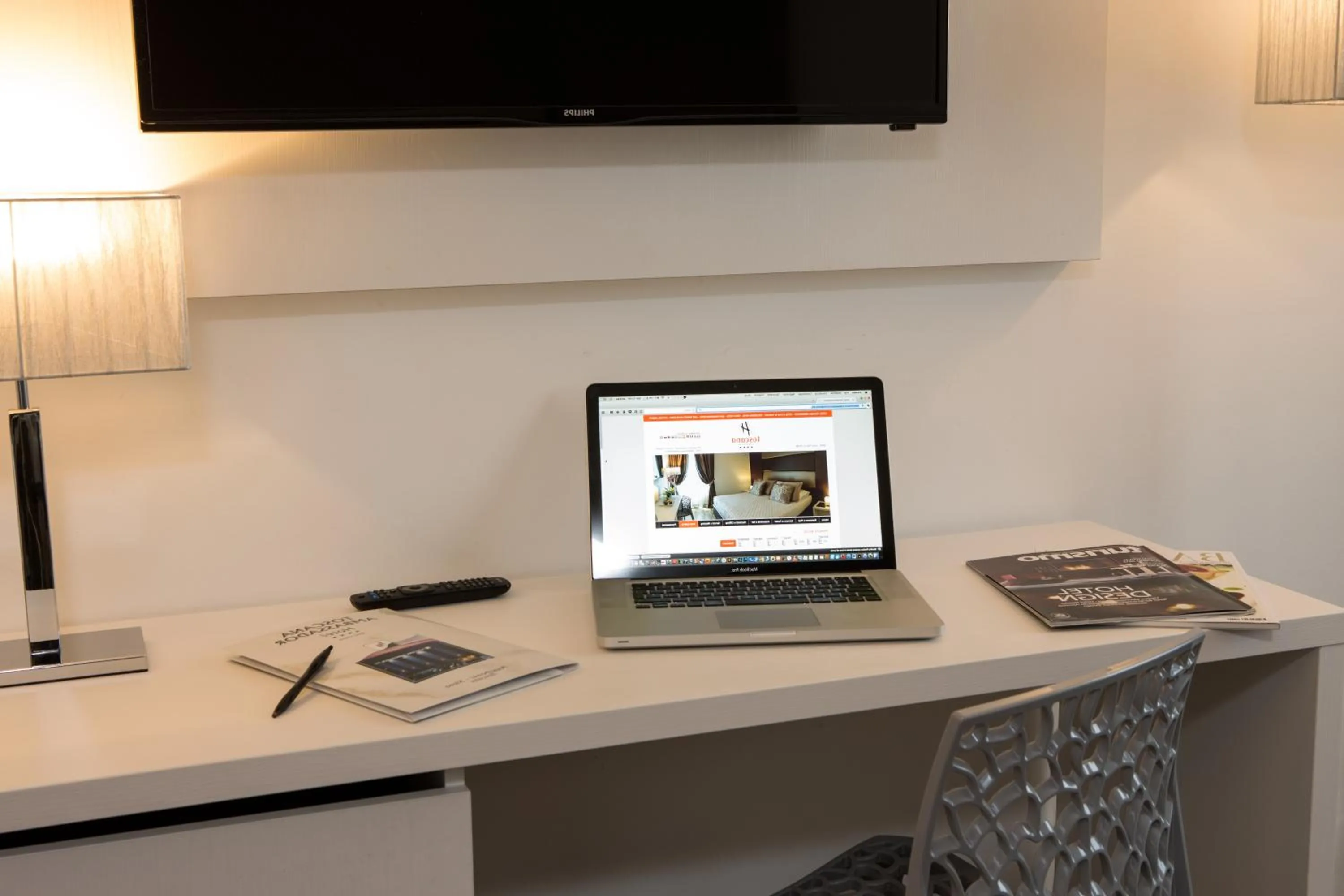 Seating area in Toscana Ambassador