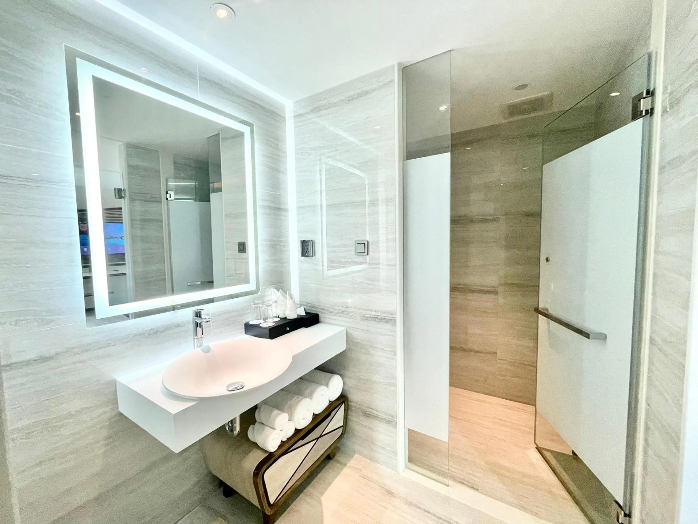 Bathroom in Amethyst Hotel Pattaya