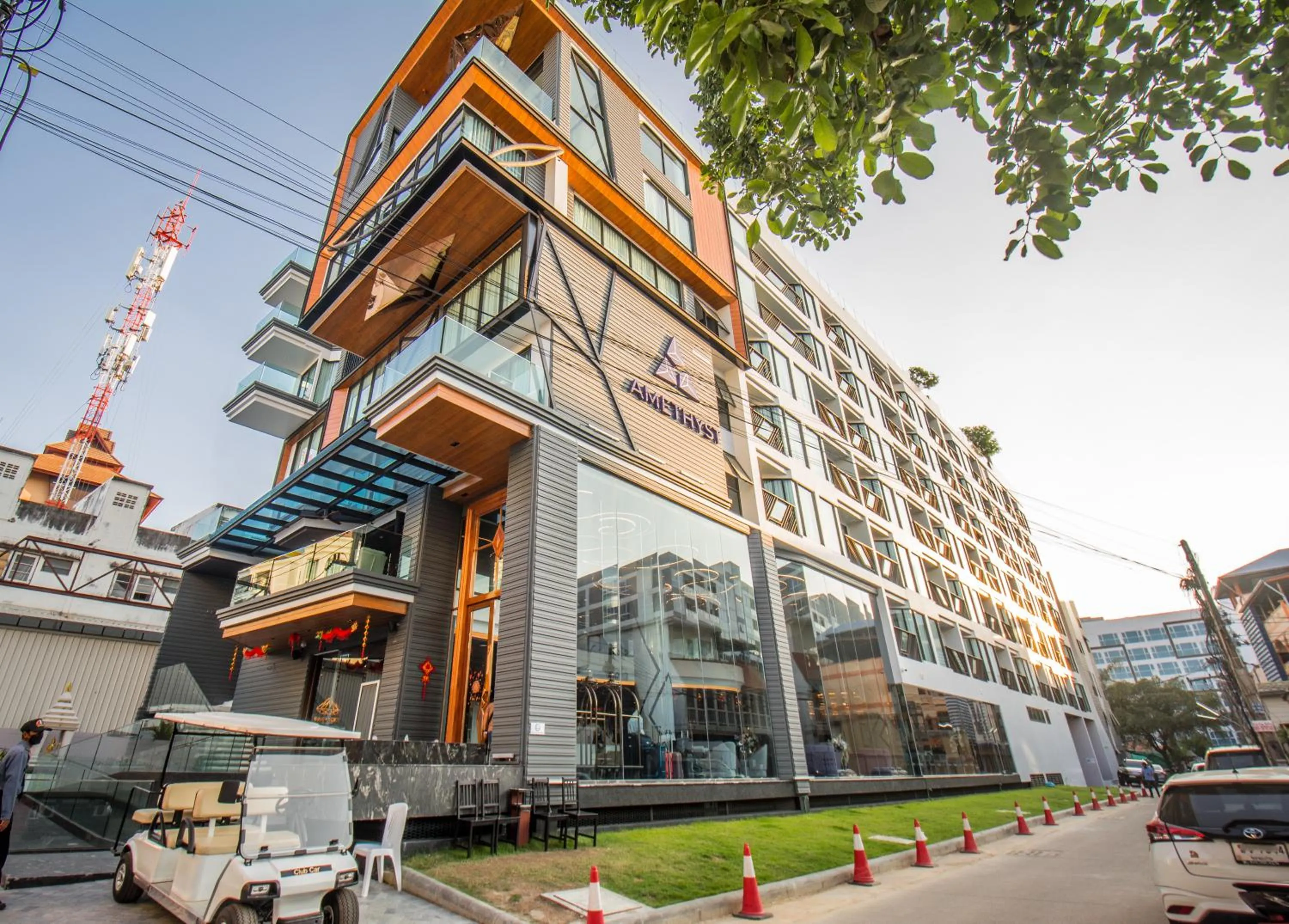 Property building in Amethyst Hotel Pattaya